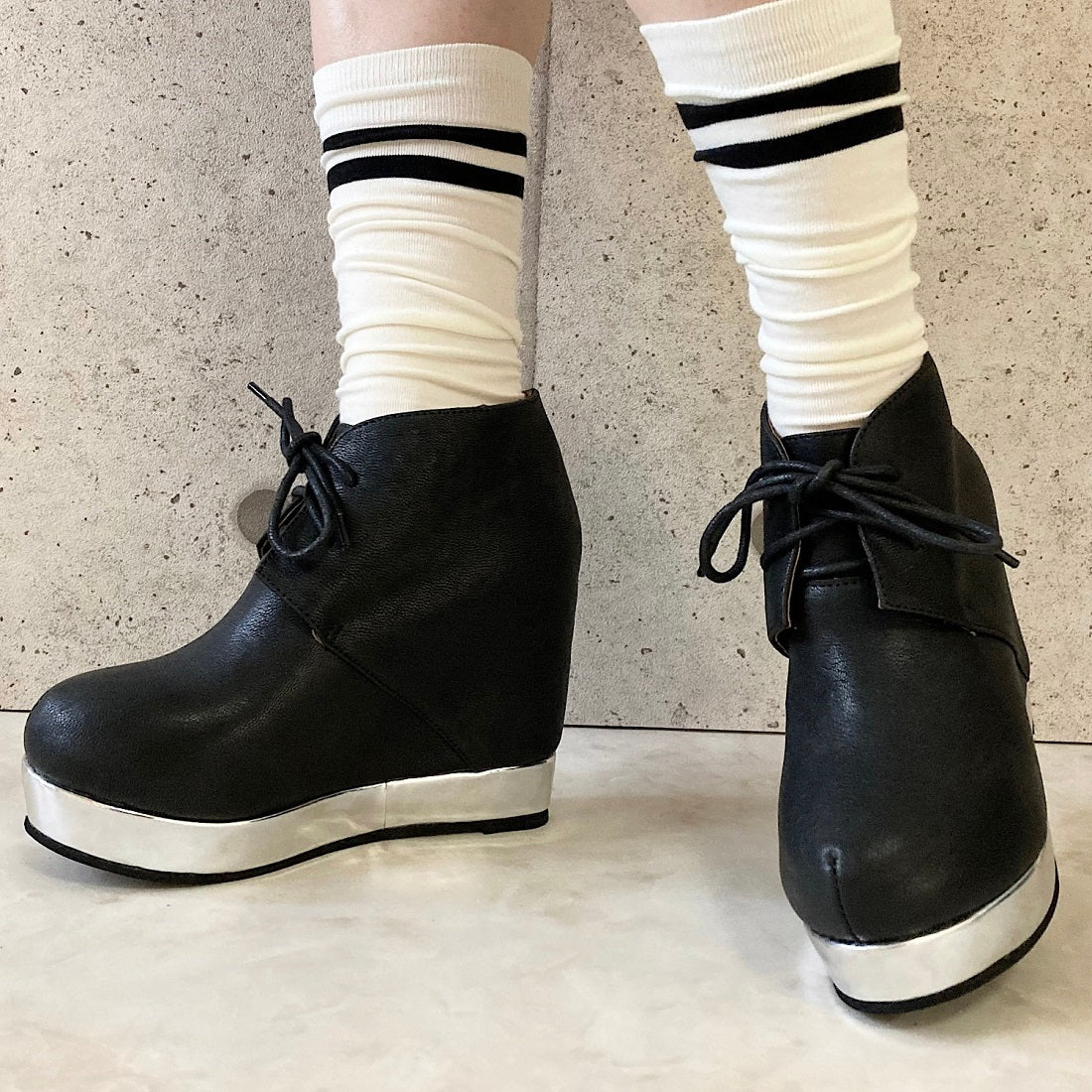 ジェフリーキャンベル Jeffrey Campbell 厚底 レースアップブーツ （ブラック） ブラック