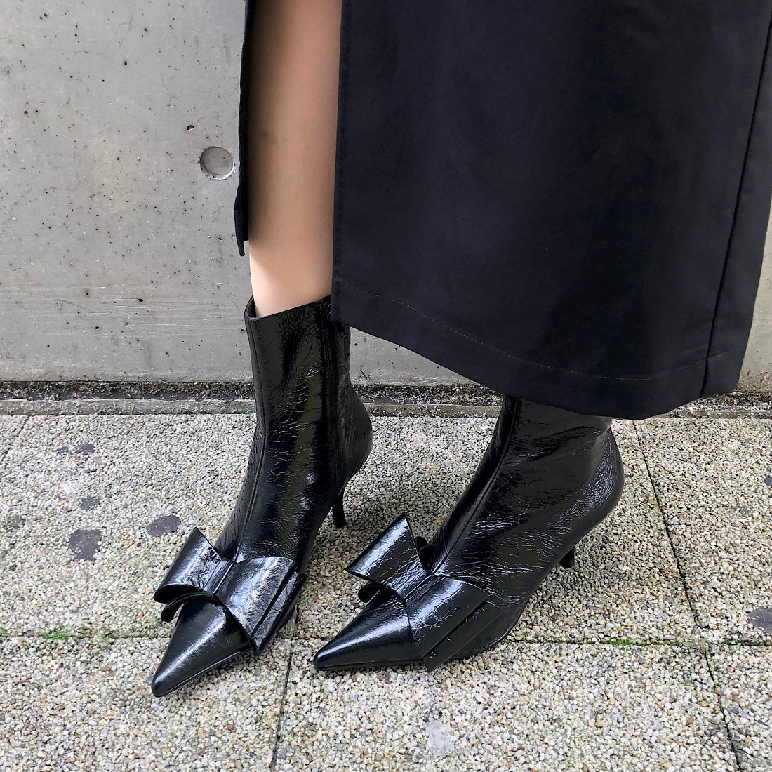 ジェフリーキャンベル Jeffrey Campbell ポインテッドトゥ リボンデザインブーツ （ブラック） ブラック