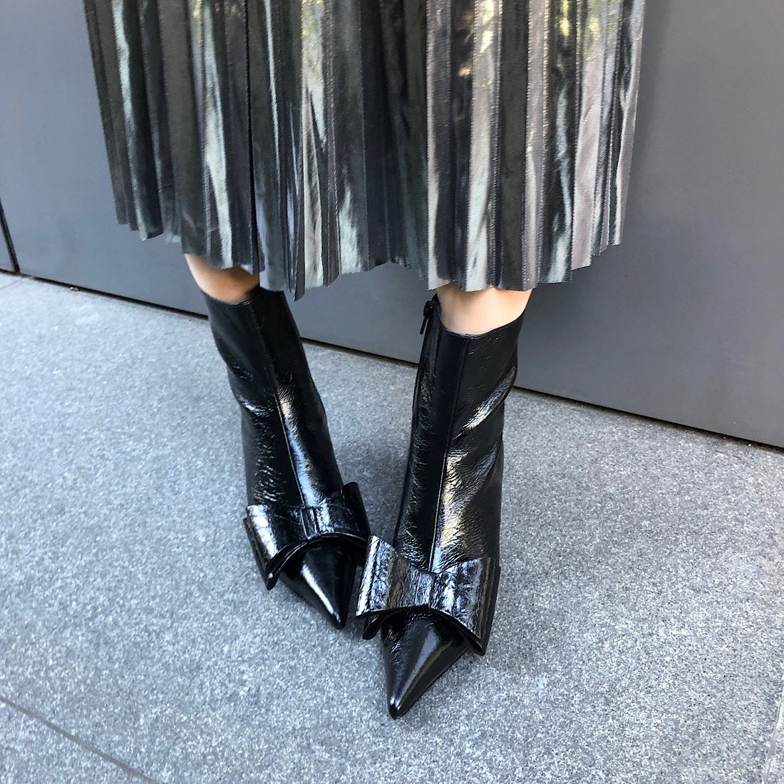 ジェフリーキャンベル Jeffrey Campbell ポインテッドトゥ リボンデザインブーツ （ブラック） ブラック