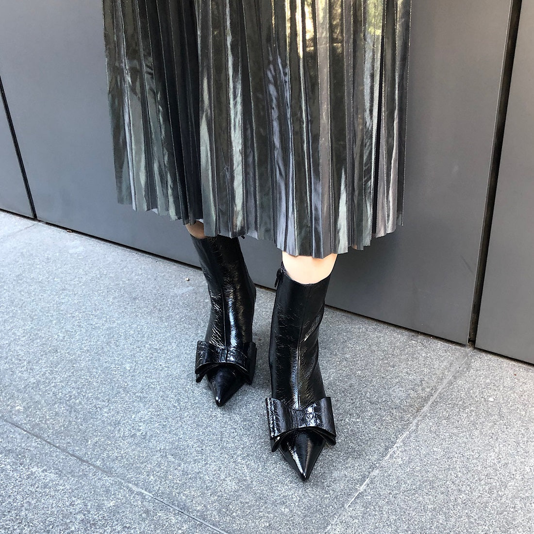 ジェフリーキャンベル Jeffrey Campbell ポインテッドトゥ リボンデザインブーツ （ブラック） ブラック