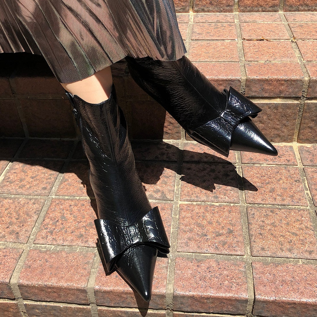 ジェフリーキャンベル Jeffrey Campbell ポインテッドトゥ リボンデザインブーツ （ブラック） ブラック