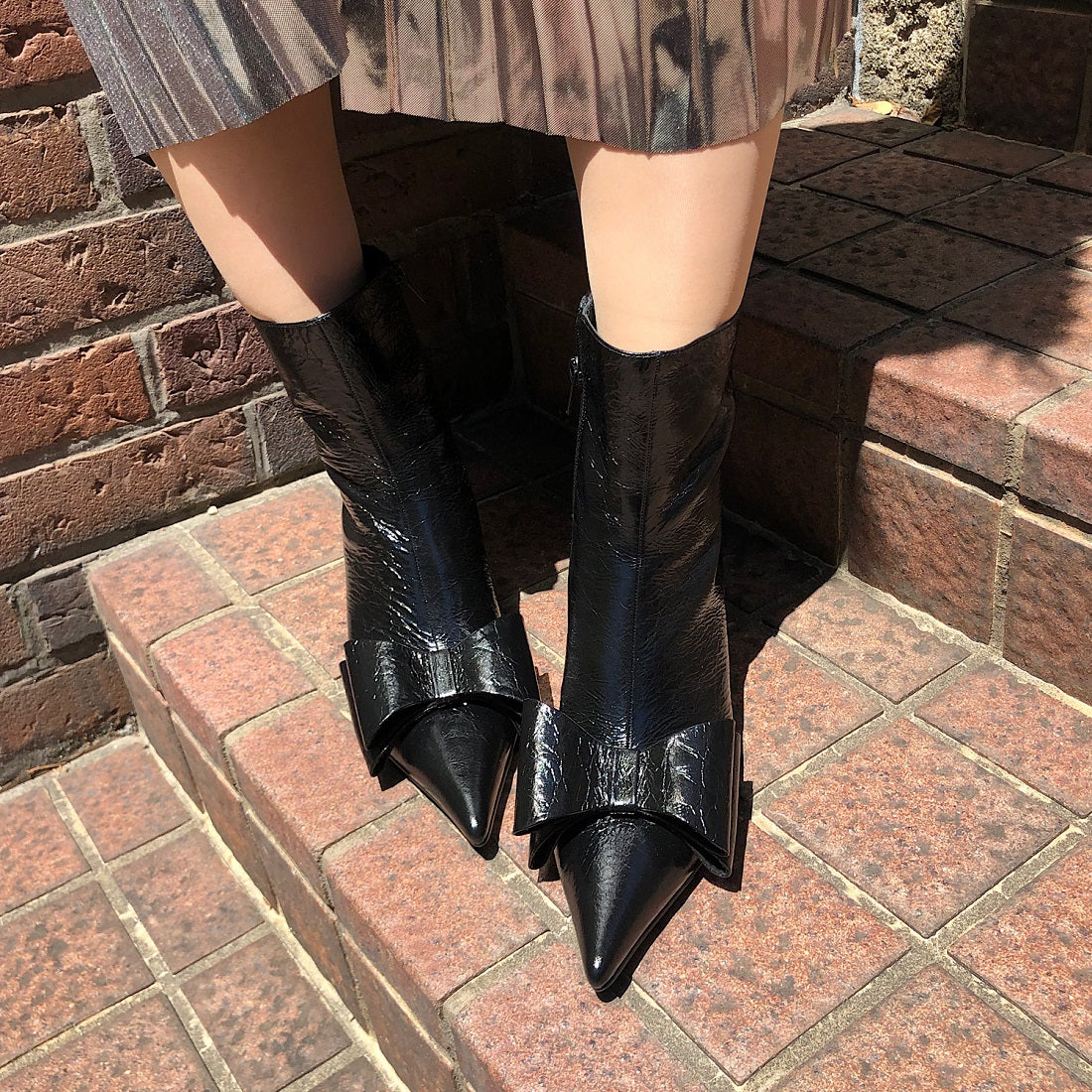 ジェフリーキャンベル Jeffrey Campbell ポインテッドトゥ リボンデザインブーツ （ブラック） ブラック