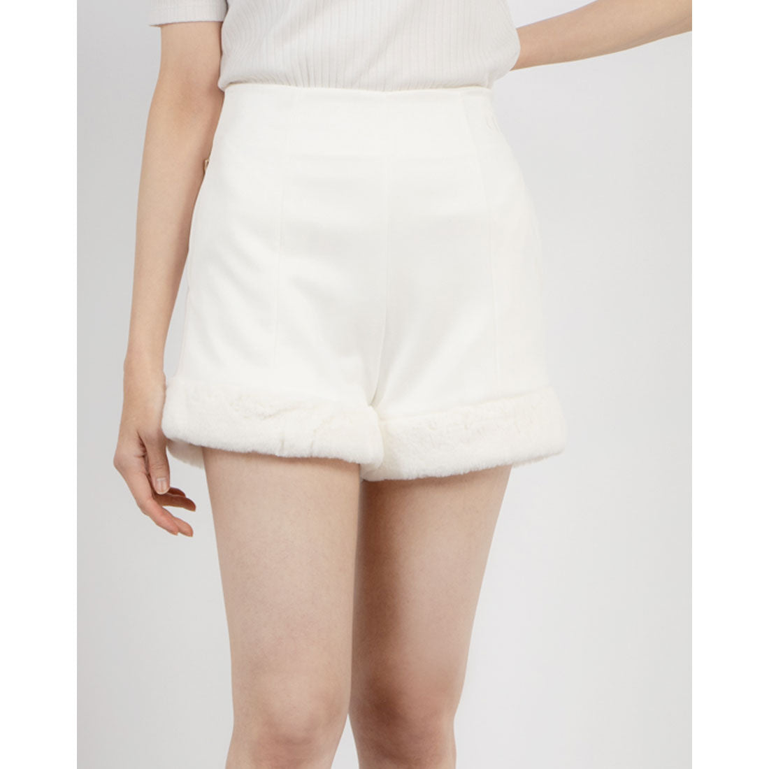 ココエアリー coco airy fur suede short pants （O.WHITE） O.WHITE