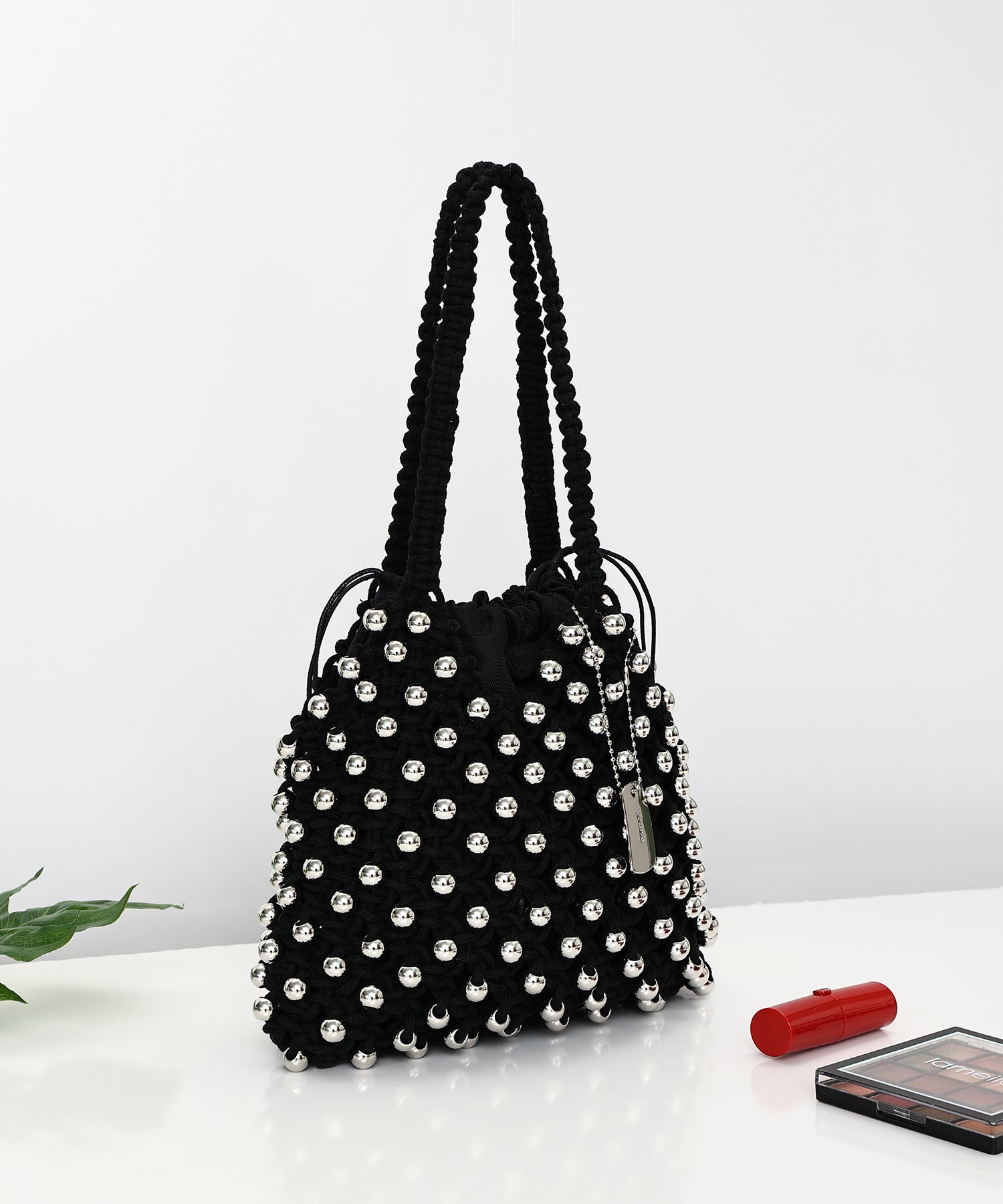 ジュエティ jouetie ロゴ巾着付 ビーズ編みバッグ （BLK） BLK