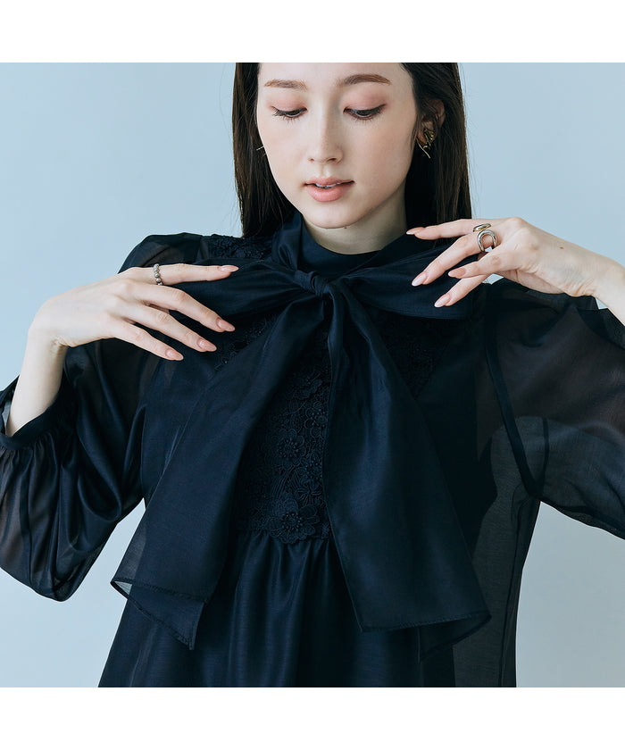 オーディア ミューズ Audie a Muses フラワーレースリボンタイ付きブラウス （オフ） オフ