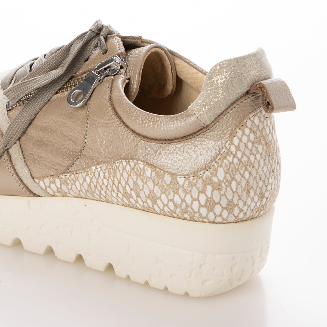 JS Heartlabel Thick-soled Leather Sneakers