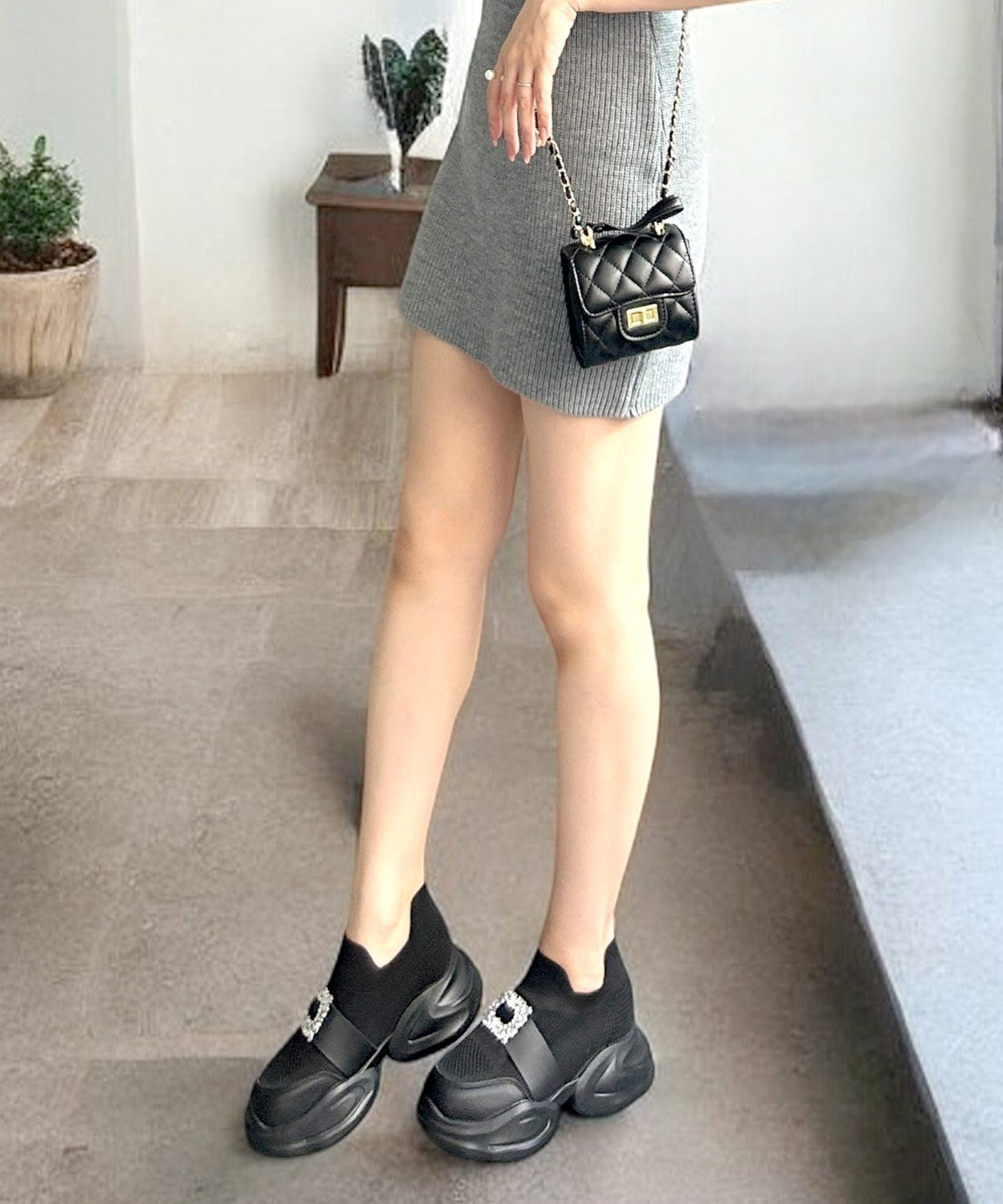 ジュリアブティック JULIA BOUTIQUE ビジュー付き厚底スニーカー [24646 無地 厚底 レディース ブラック 黒 ホワイト アイボリー シューズ 靴 ]