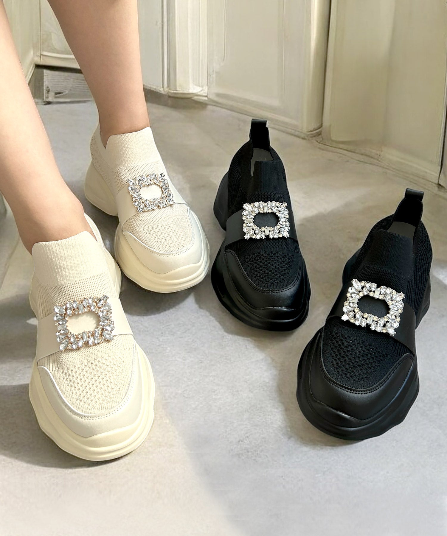 ジュリアブティック JULIA BOUTIQUE ビジュー付き厚底スニーカー [24646 無地 厚底 レディース ブラック 黒 ホワイト アイボリー シューズ 靴 ]