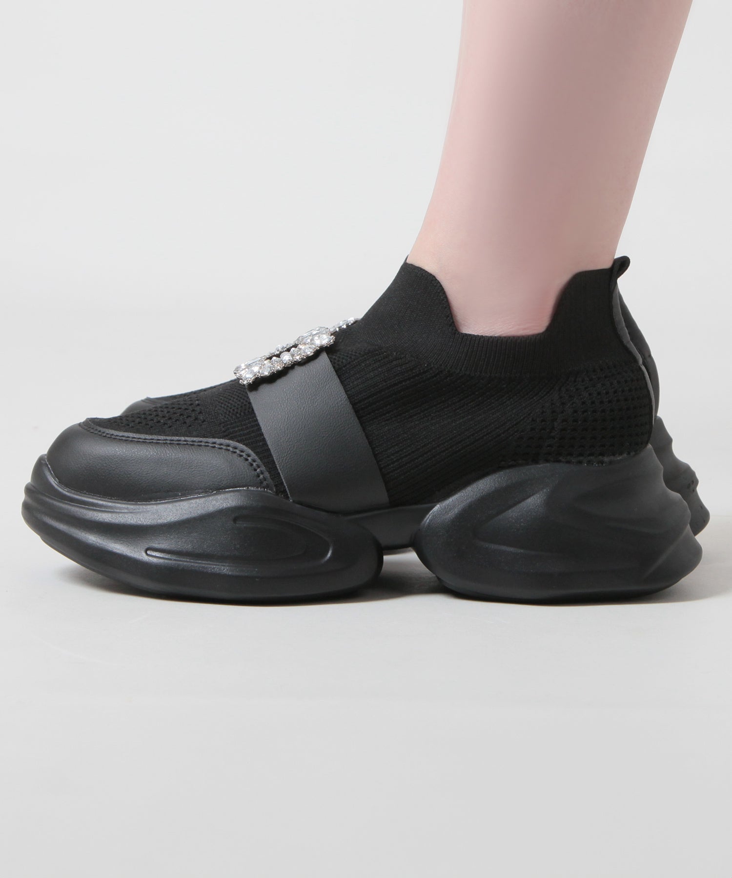 ジュリアブティック JULIA BOUTIQUE ビジュー付き厚底スニーカー [24646 無地 厚底 レディース ブラック 黒 ホワイト アイボリー シューズ 靴 ]