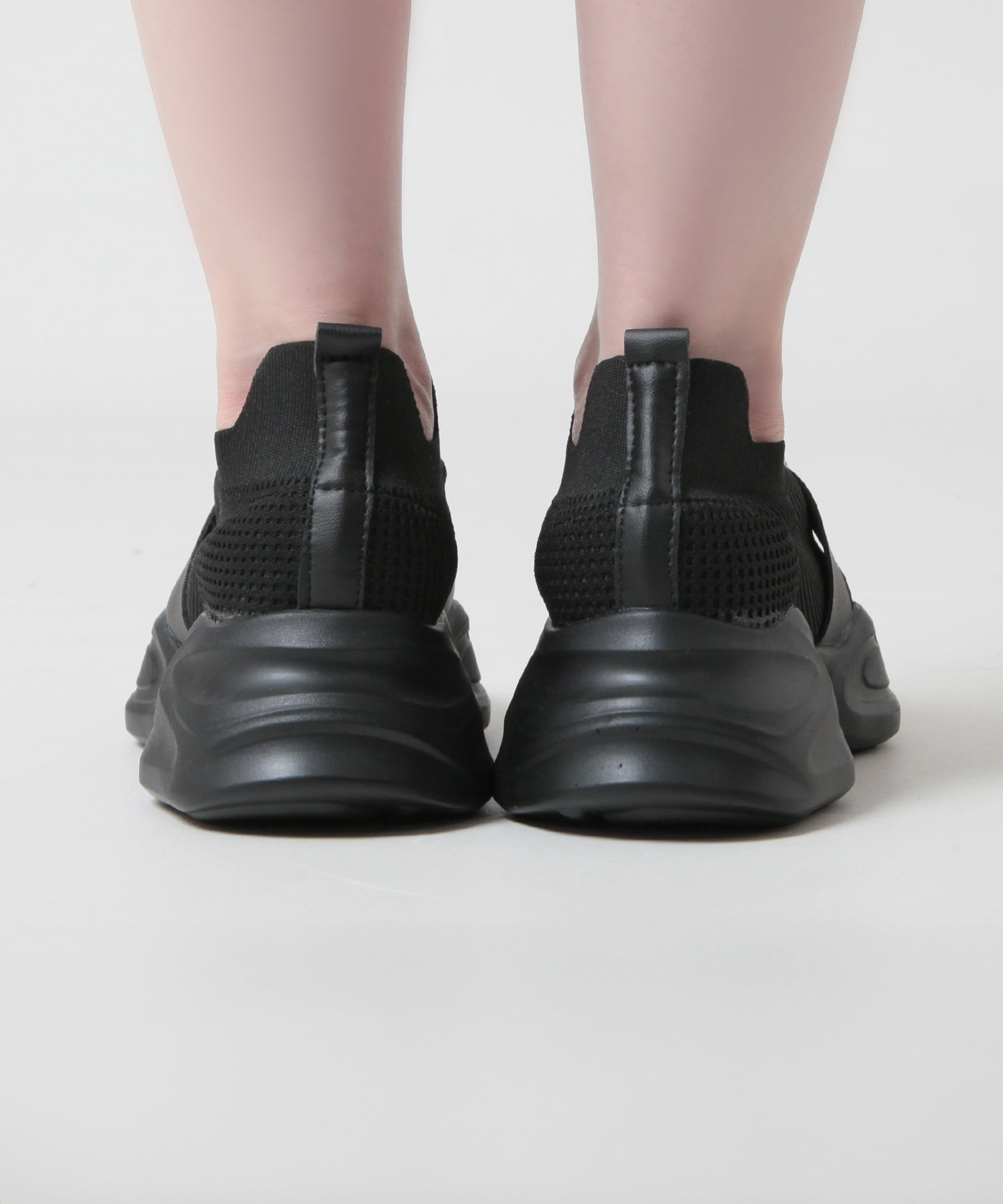 ジュリアブティック JULIA BOUTIQUE ビジュー付き厚底スニーカー [24646 無地 厚底 レディース ブラック 黒 ホワイト アイボリー シューズ 靴 ]