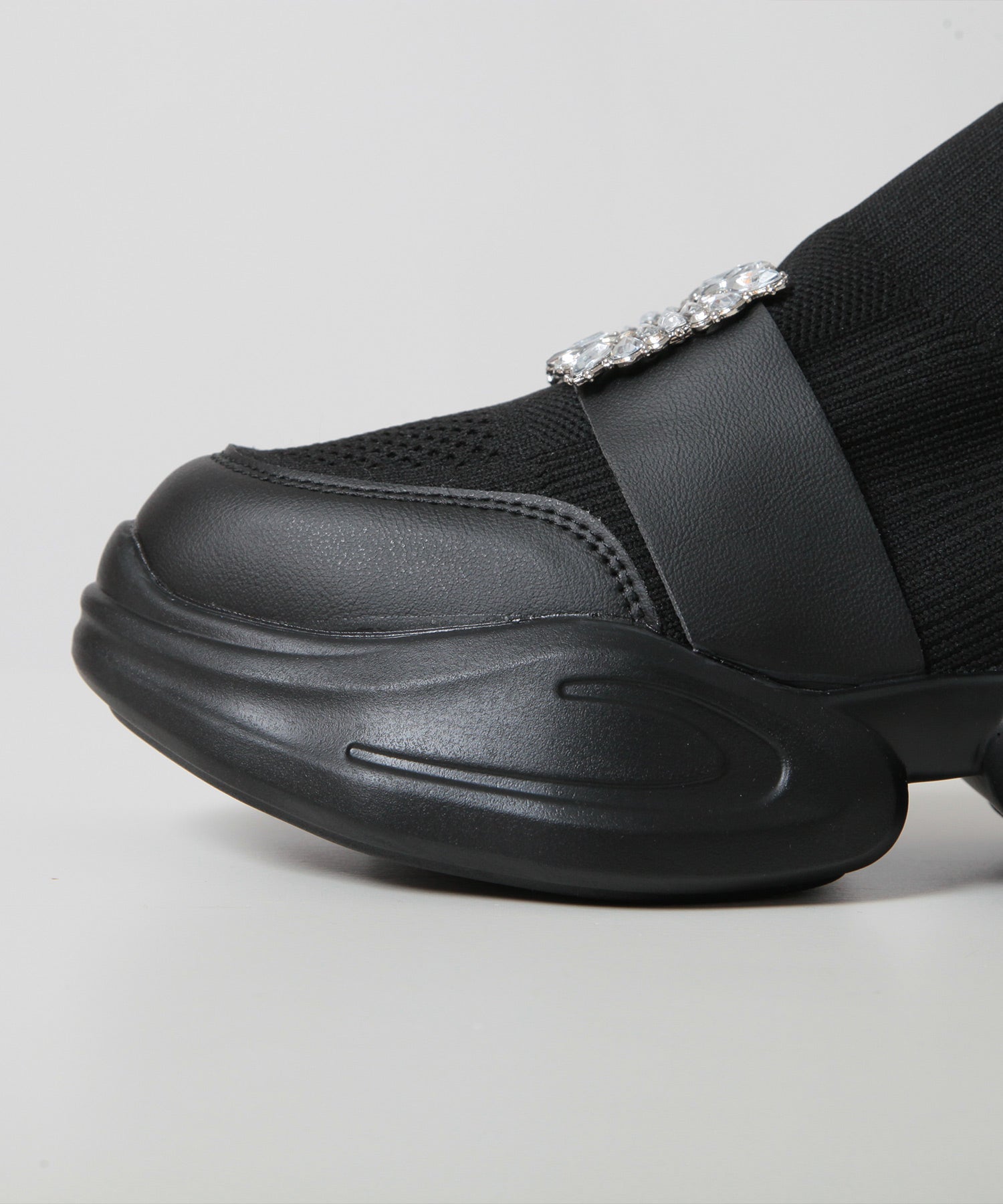 ジュリアブティック JULIA BOUTIQUE ビジュー付き厚底スニーカー [24646 無地 厚底 レディース ブラック 黒 ホワイト アイボリー シューズ 靴 ]