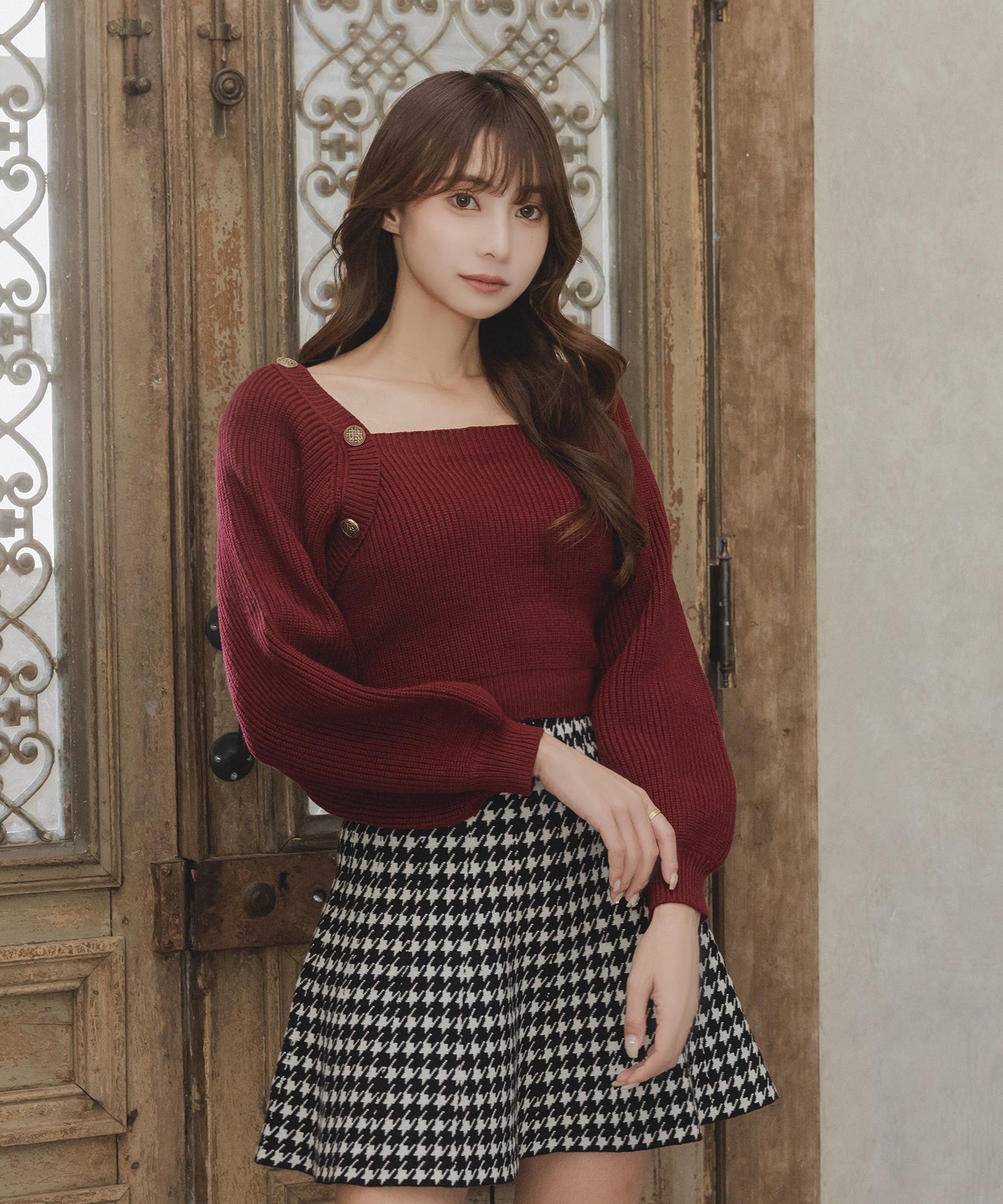 ジュリアブティック JULIA BOUTIQUE ボタン付きバルーンスリーブニットトップス/23591 （Bordeaux） ボルドー