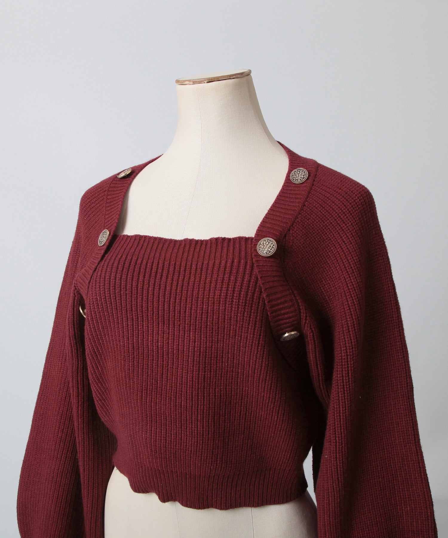 ジュリアブティック JULIA BOUTIQUE ボタン付きバルーンスリーブニットトップス/23591 （Bordeaux） ボルドー