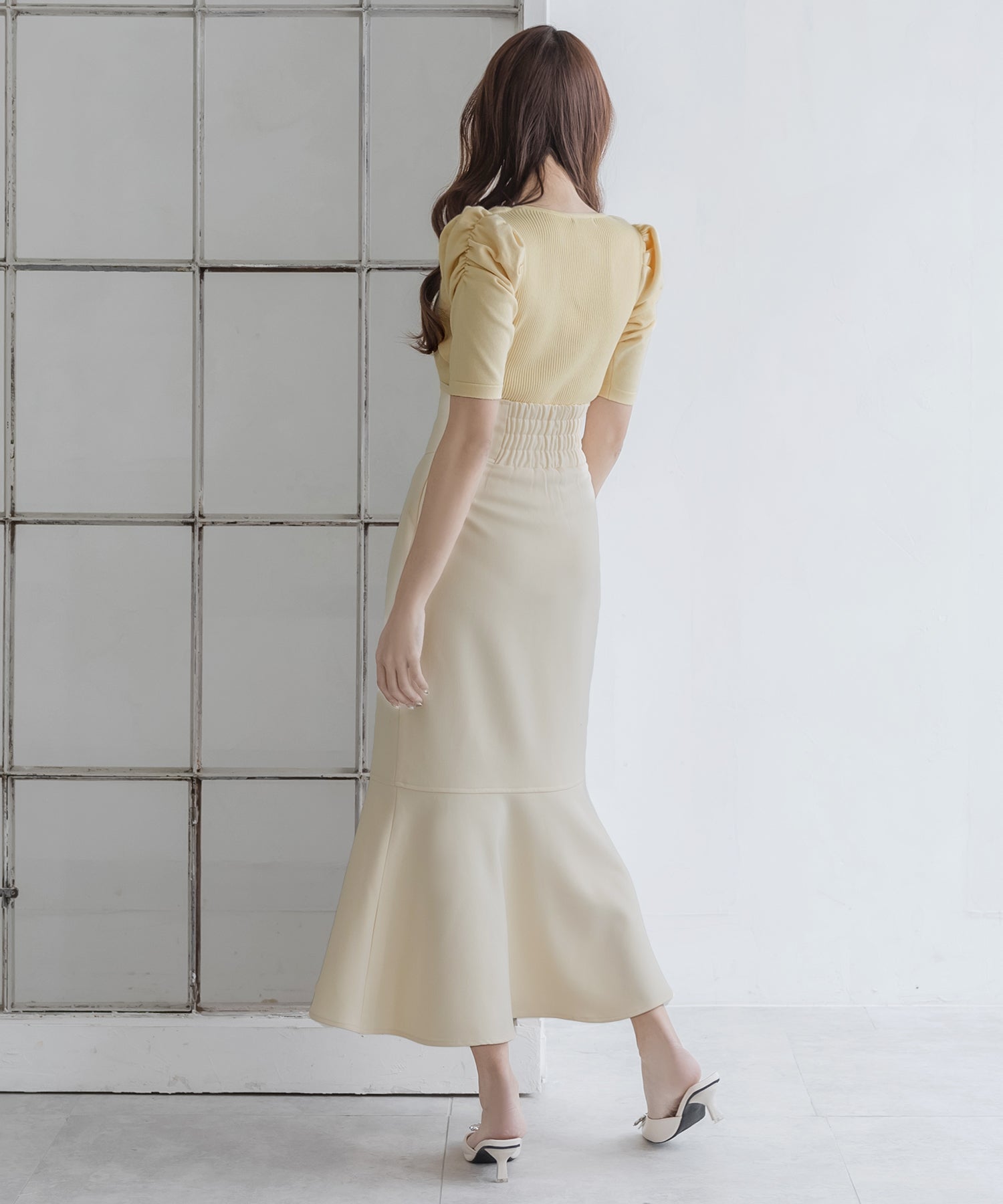 ジュリアブティック JULIA BOUTIQUE パールチェーン付きボレロ風ニットトップス24000 （Yellow） イエロー