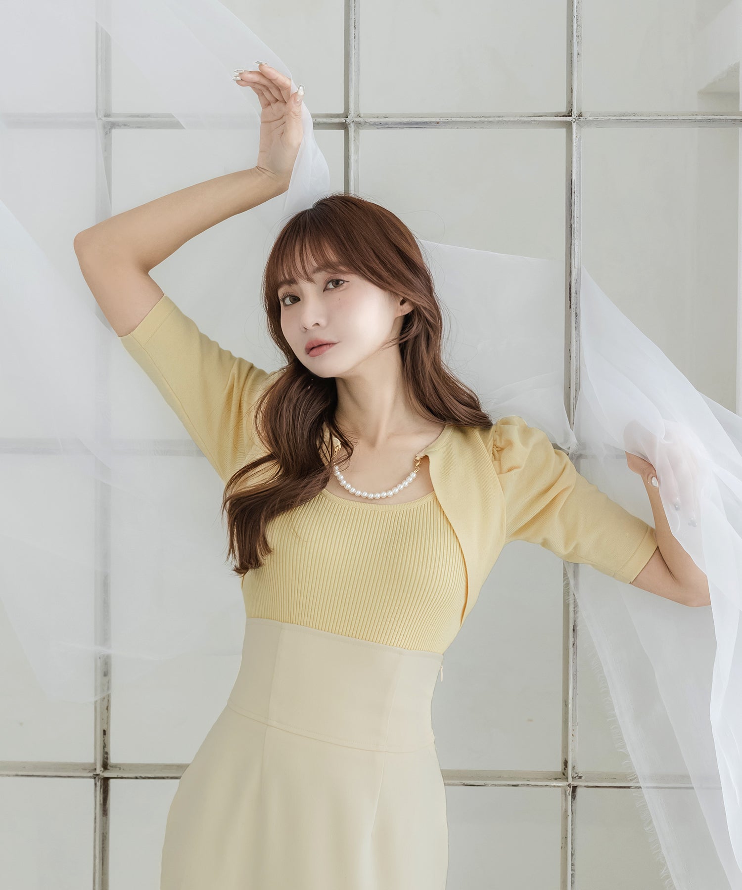 ジュリアブティック JULIA BOUTIQUE パールチェーン付きボレロ風ニットトップス24000 （Yellow） イエロー