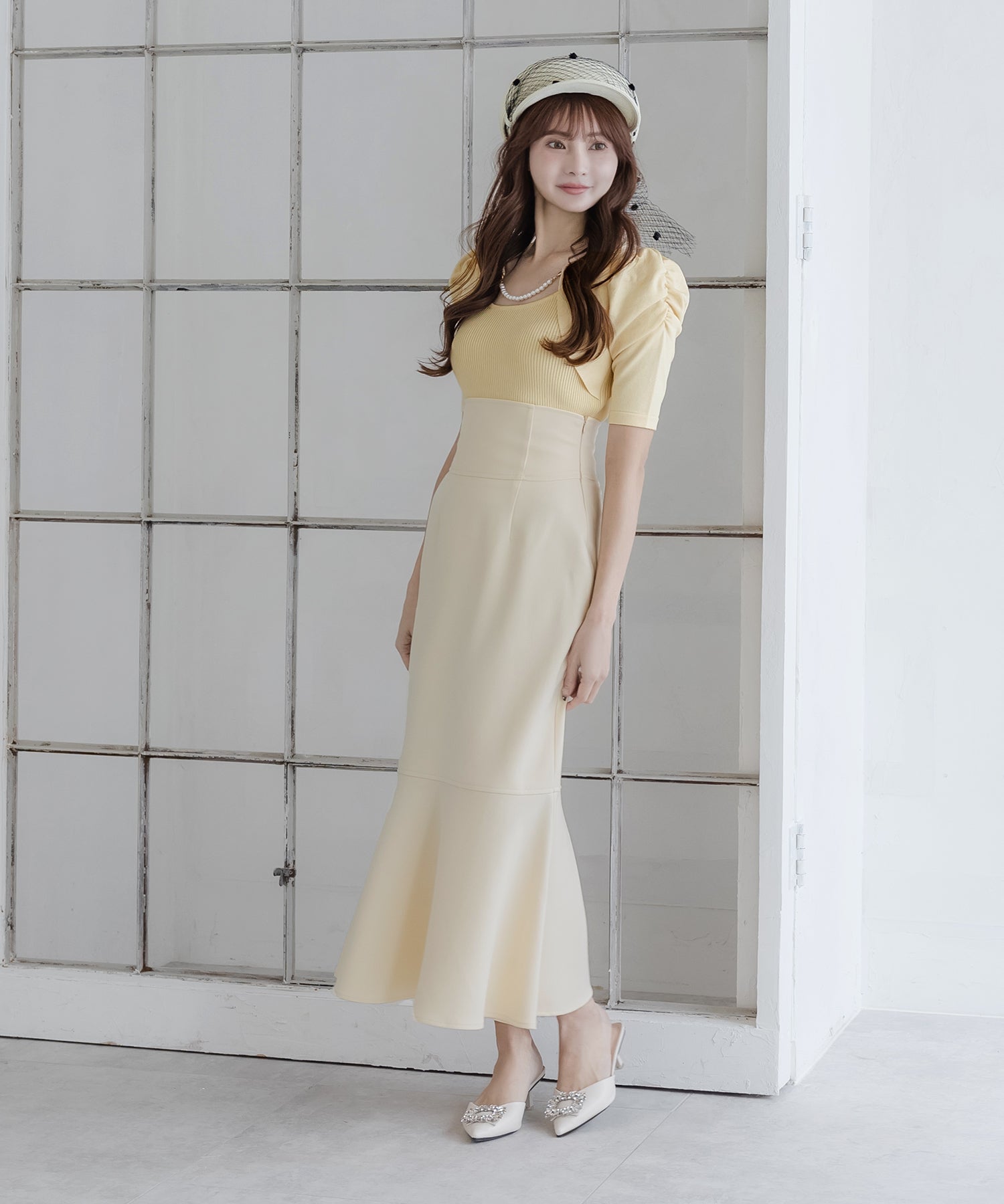 ジュリアブティック JULIA BOUTIQUE パールチェーン付きボレロ風ニットトップス24000 （Yellow） イエロー