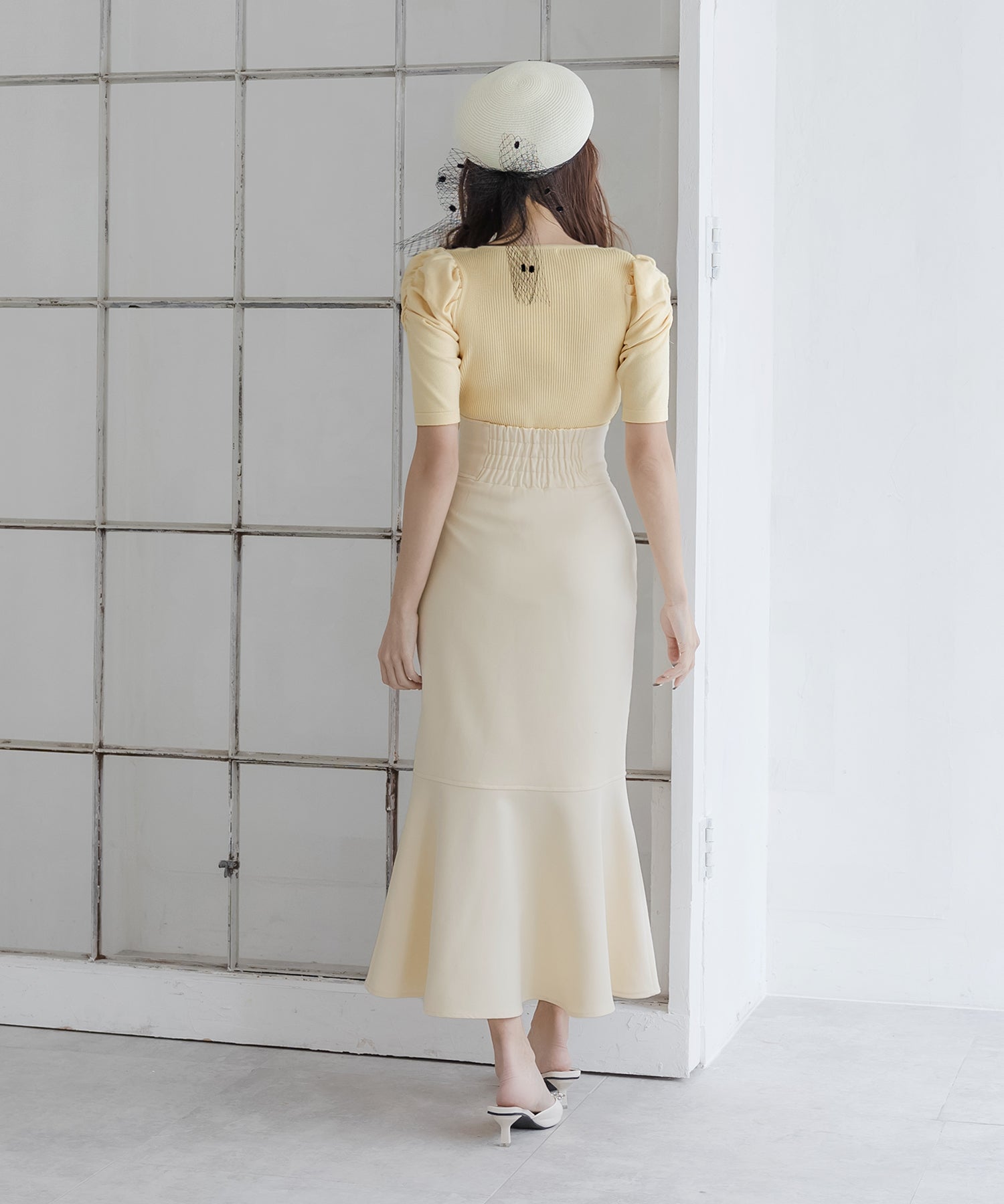 ジュリアブティック JULIA BOUTIQUE パールチェーン付きボレロ風ニットトップス24000 （Yellow） イエロー