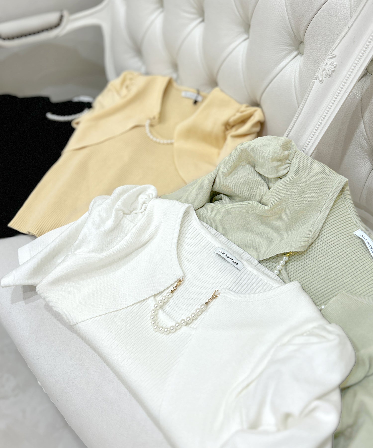 ジュリアブティック JULIA BOUTIQUE パールチェーン付きボレロ風ニットトップス24000 （Yellow） イエロー