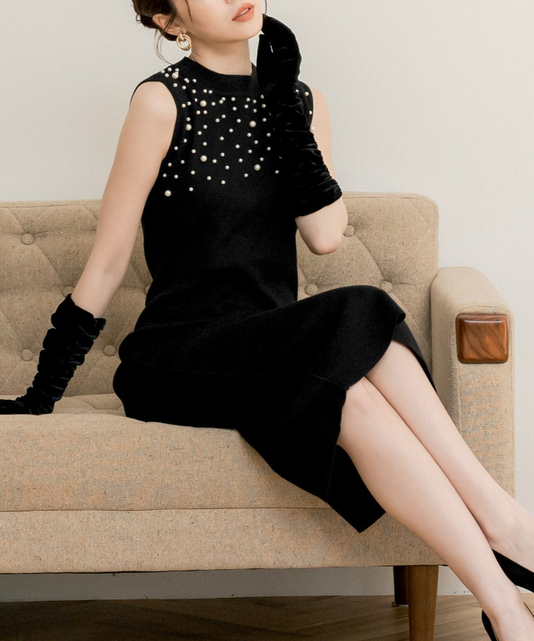 ジュリアブティック JULIA BOUTIQUE パールデコニットワンピース [24523 ノースリーブ ロング丈 タイト Uネック レディース ブラック 黒 グレー ピンク ホワイト 白 ]