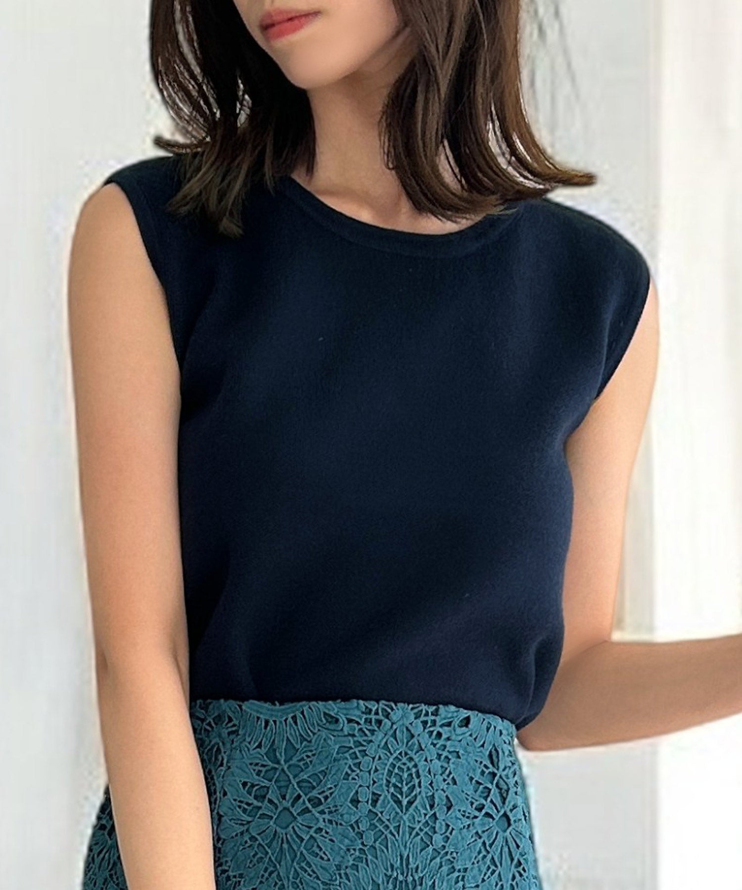 ジュリアブティック JULIA BOUTIQUE Uネック・パーソナルカラーニットトップス [24517 ノースリーブ ミドル 無地 Uネック レディース ブラック 黒 グレー ピンク ホワイト 白 ]