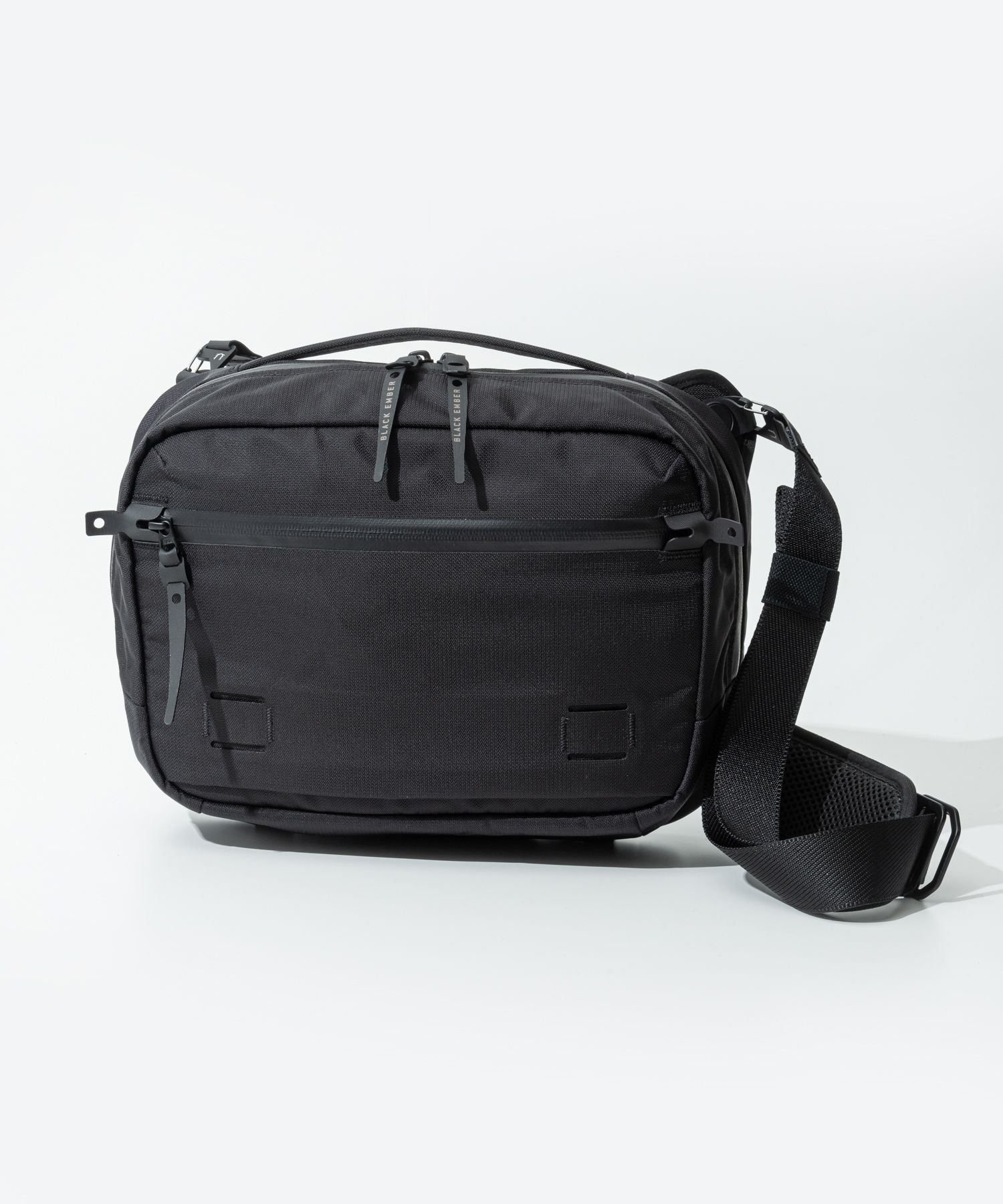 ブラックエンバー BLACK EMBER ブラックエンバー BLACK EMBER GRIP SLING ボディバッグ メンズ バッグ グリップスリング ショルダーバッグ ミニマル 防水 ナイロン ブラック 110005 （ブラック） ブラック