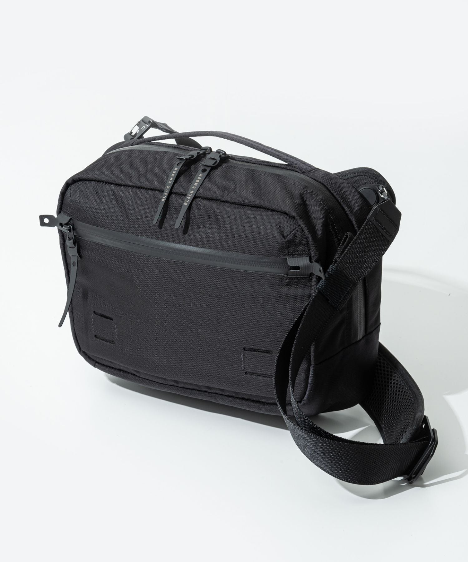 ブラックエンバー BLACK EMBER ブラックエンバー BLACK EMBER GRIP SLING ボディバッグ メンズ バッグ グリップスリング ショルダーバッグ ミニマル 防水 ナイロン ブラック 110005 （ブラック） ブラック
