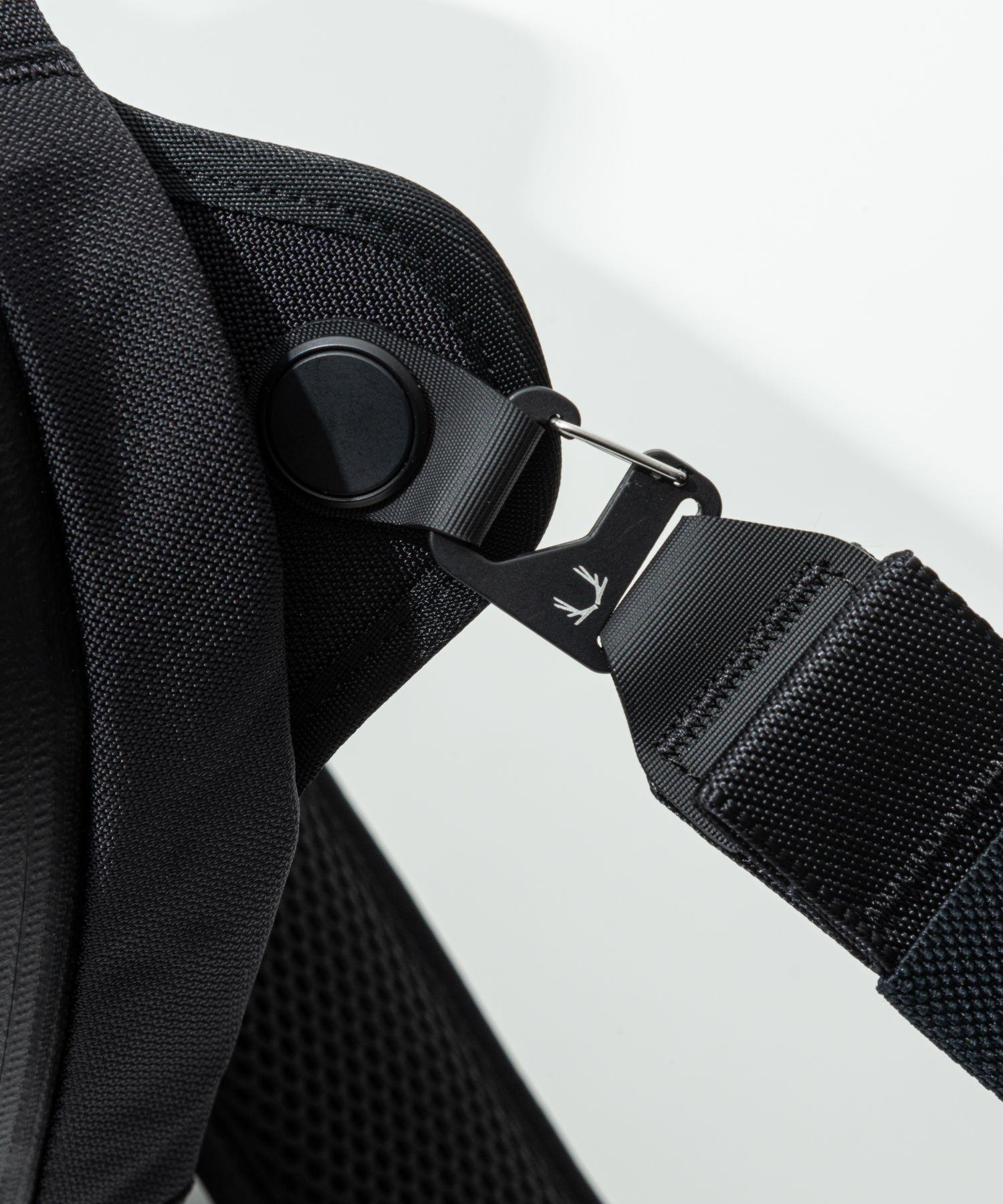 ブラックエンバー BLACK EMBER ブラックエンバー BLACK EMBER GRIP SLING ボディバッグ メンズ バッグ グリップスリング ショルダーバッグ ミニマル 防水 ナイロン ブラック 110005 （ブラック） ブラック
