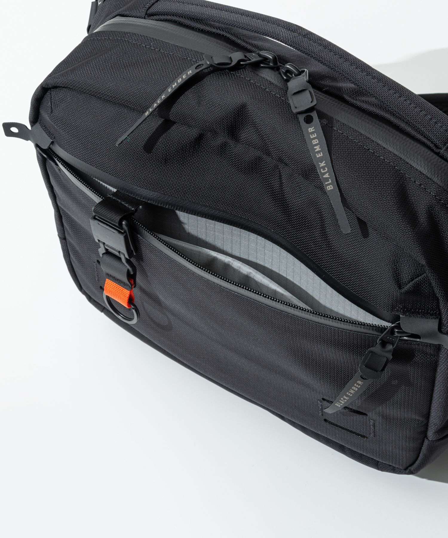 ブラックエンバー BLACK EMBER ブラックエンバー BLACK EMBER GRIP SLING ボディバッグ メンズ バッグ グリップスリング ショルダーバッグ ミニマル 防水 ナイロン ブラック 110005 （ブラック） ブラック