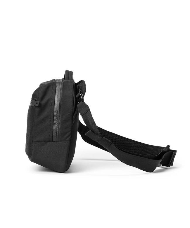 ブラックエンバー BLACK EMBER 新商品/井野屋/ブラックエンバー/GRIP SLING EMBER TEX/GRIP SLING EMBER TEX/ショルダーバッグ/8L【be-722501 （ブラック） ブラック