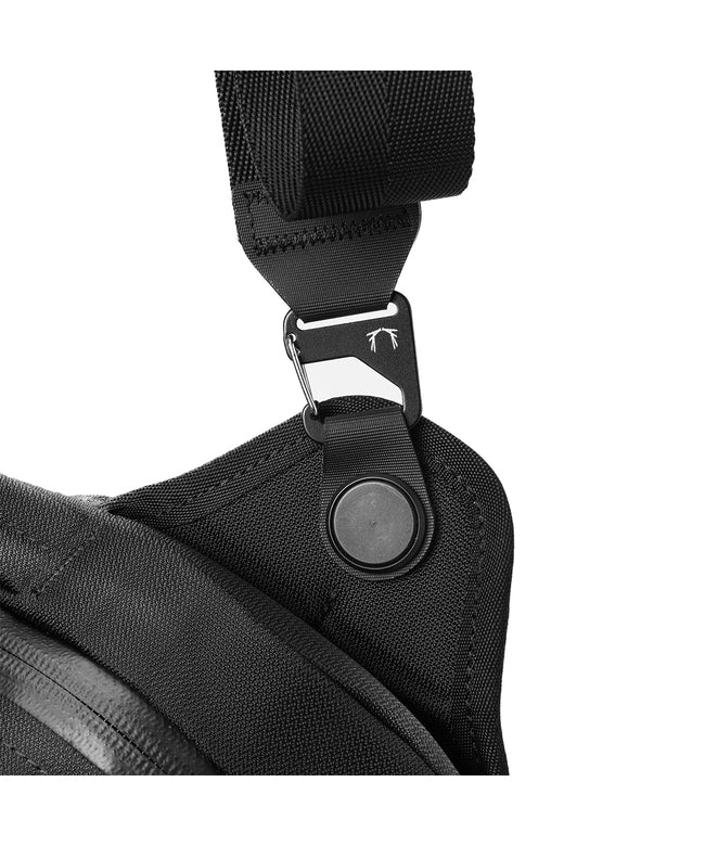 ブラックエンバー BLACK EMBER 新商品/井野屋/ブラックエンバー/GRIP SLING EMBER TEX/GRIP SLING EMBER TEX/ショルダーバッグ/8L【be-722501 （ブラック） ブラック