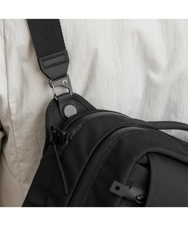 ブラックエンバー BLACK EMBER 新商品/井野屋/ブラックエンバー/GRIP SLING EMBER TEX/GRIP SLING 12 EMBER TEX/ショルダーバッグ/カメラバッグ/12 （ブラック） ブラック