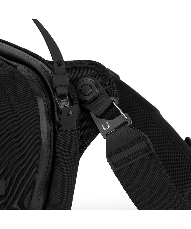 ブラックエンバー BLACK EMBER ブラックエンバー ボディバッグ BLACK EMBER 7225015 （ブラック） ブラック