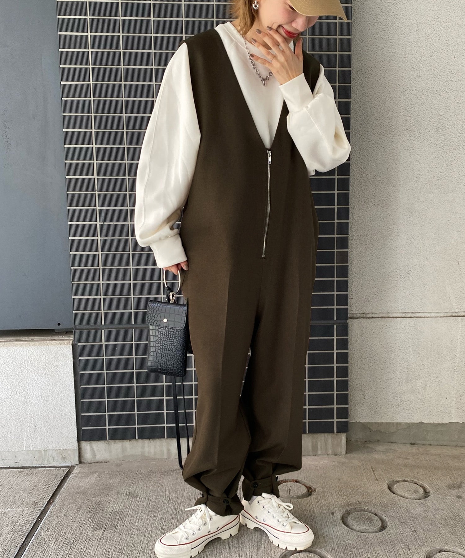 ジュノア JUNOAH Iラインフロントジップオールインワン