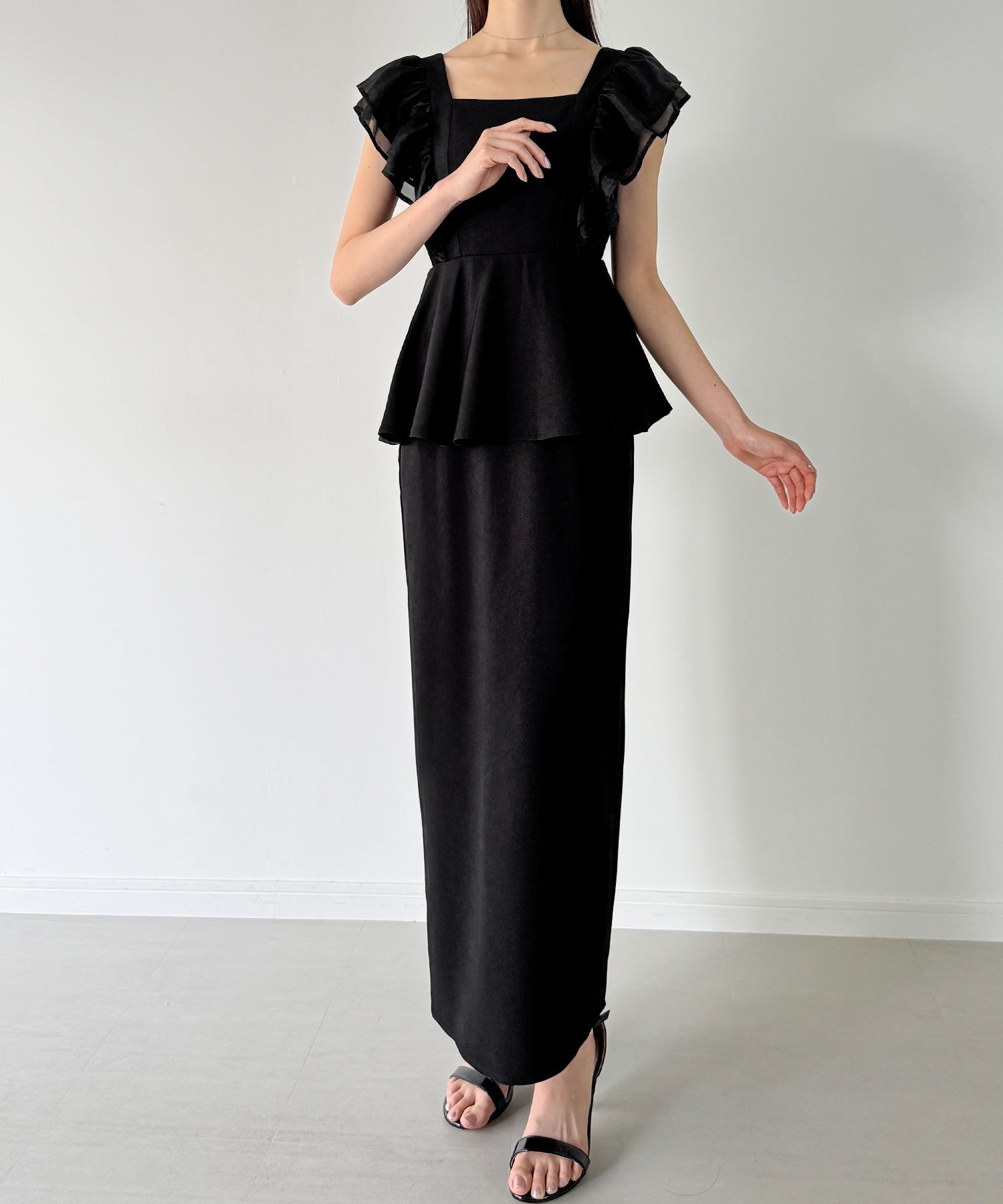 ジュノア JUNOAH バックリボンフリルタイトワンピース （ブラック） ブラック