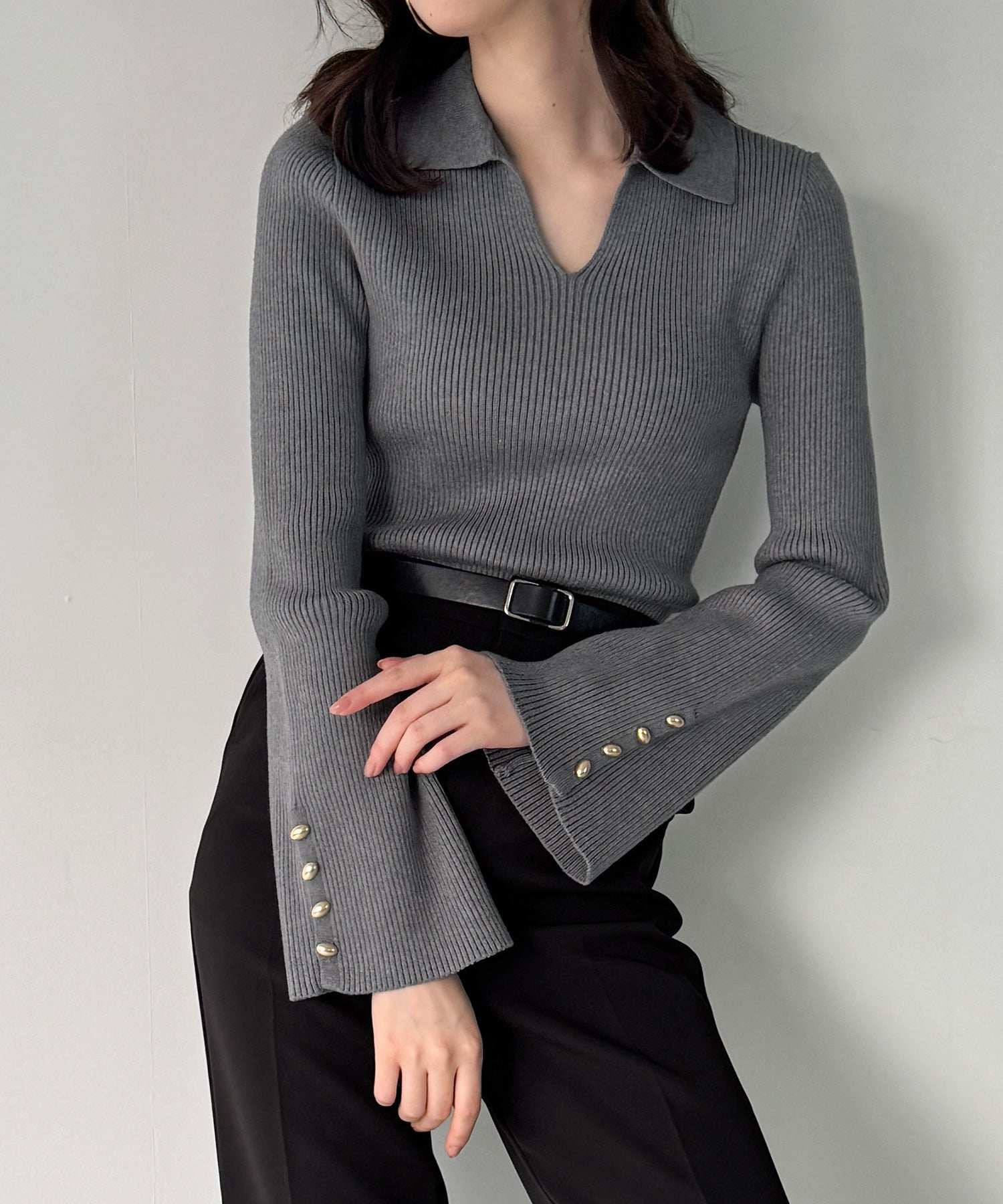 ジュノア JUNOAH 襟付きフレアスリーブリブニット （チャコール） チャコール