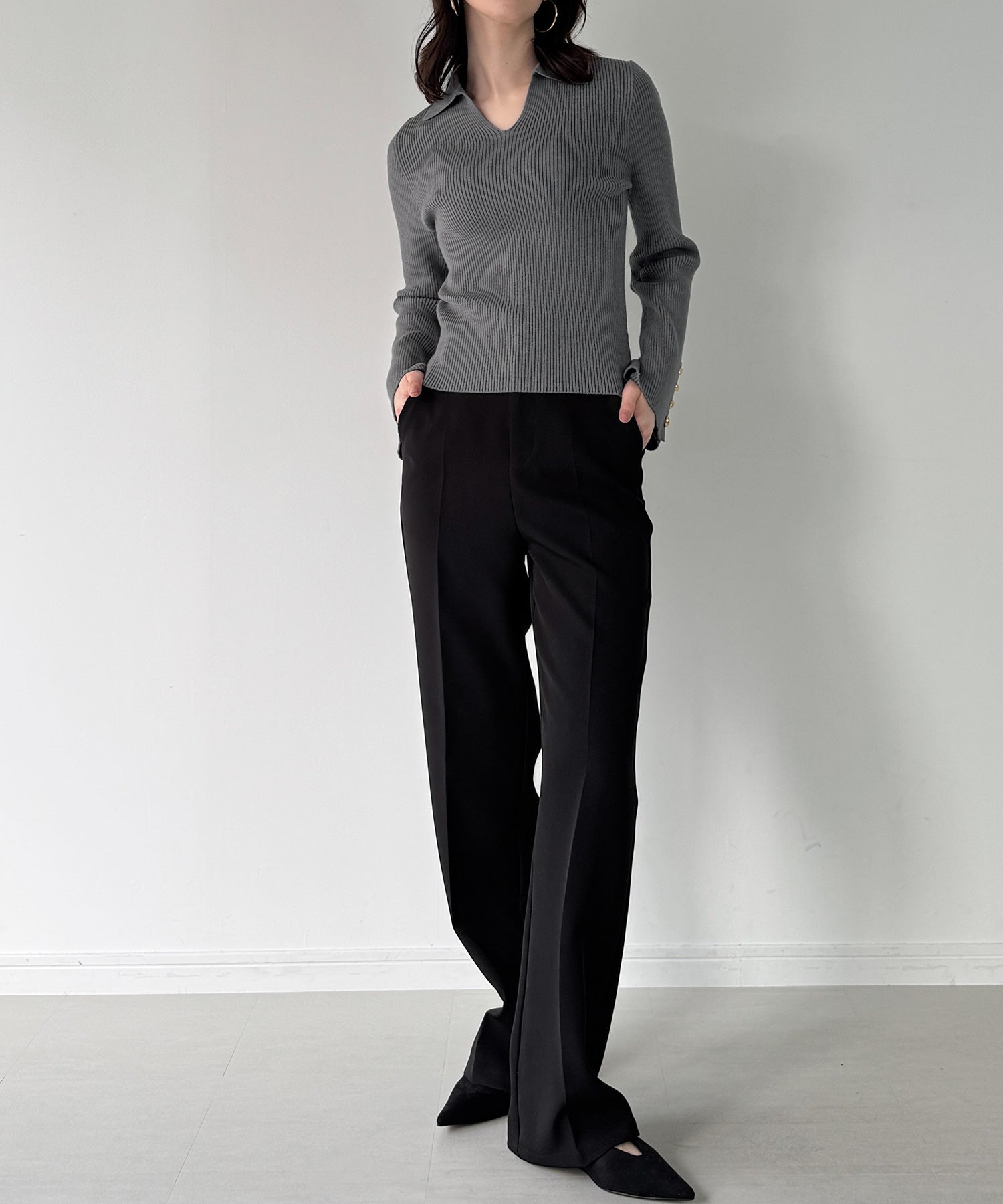 ジュノア JUNOAH 襟付きフレアスリーブリブニット （チャコール） チャコール