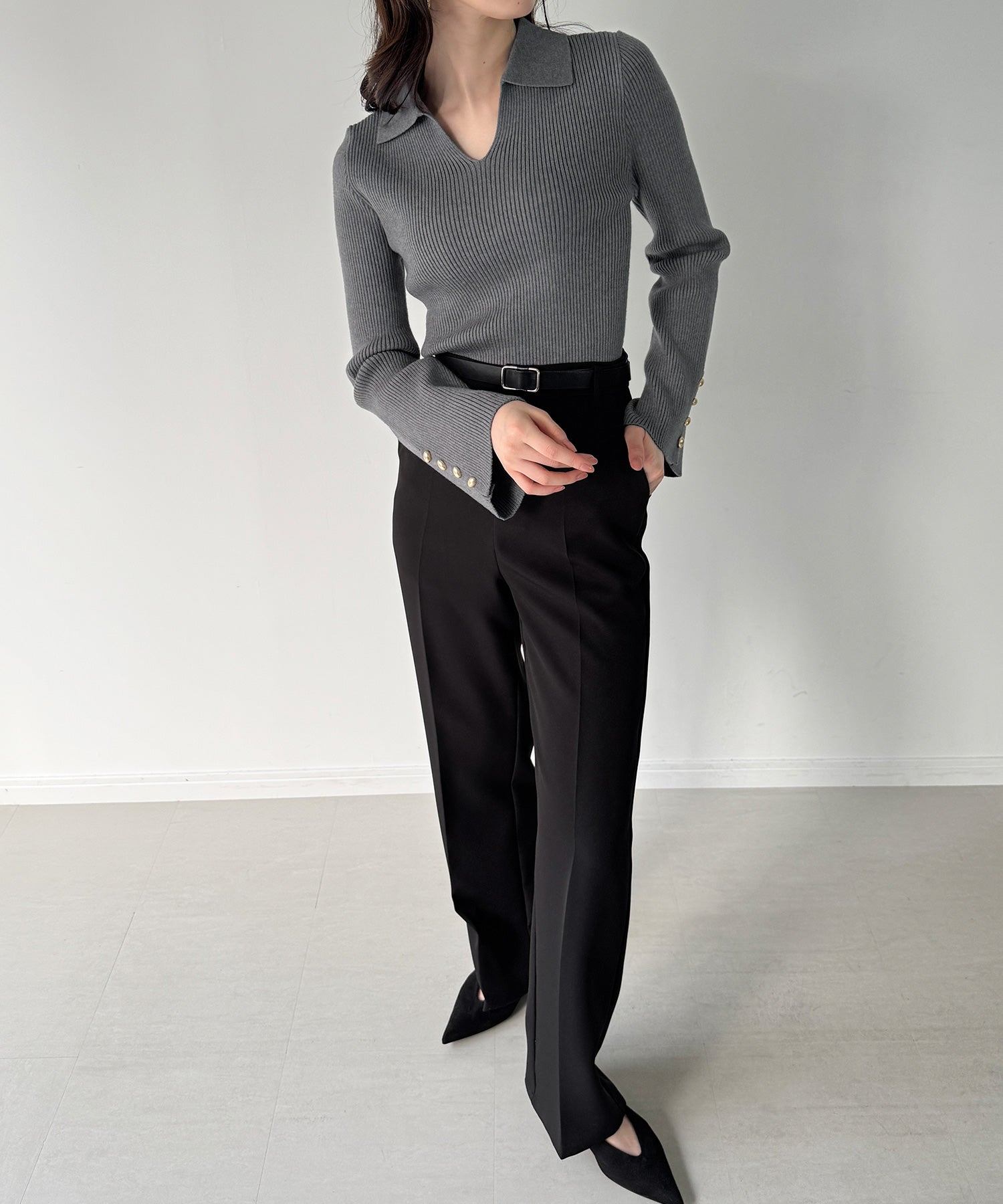 ジュノア JUNOAH 襟付きフレアスリーブリブニット （チャコール） チャコール