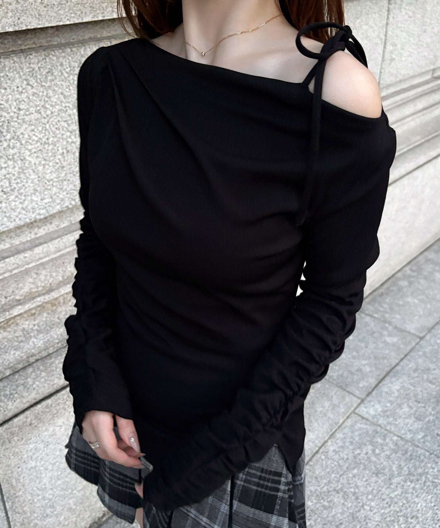 ジュノア JUNOAH ワンショルアシメドレープカットソー （ブラック） ブラック