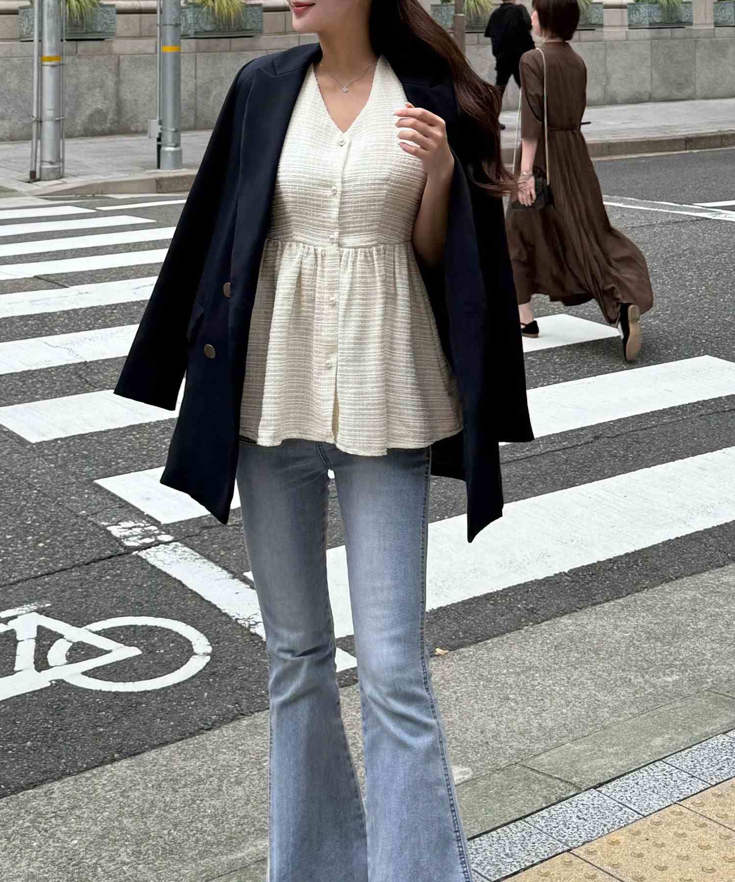 ジュノア JUNOAH パール釦ツイードペプラムトップス （アイボリー） アイボリー