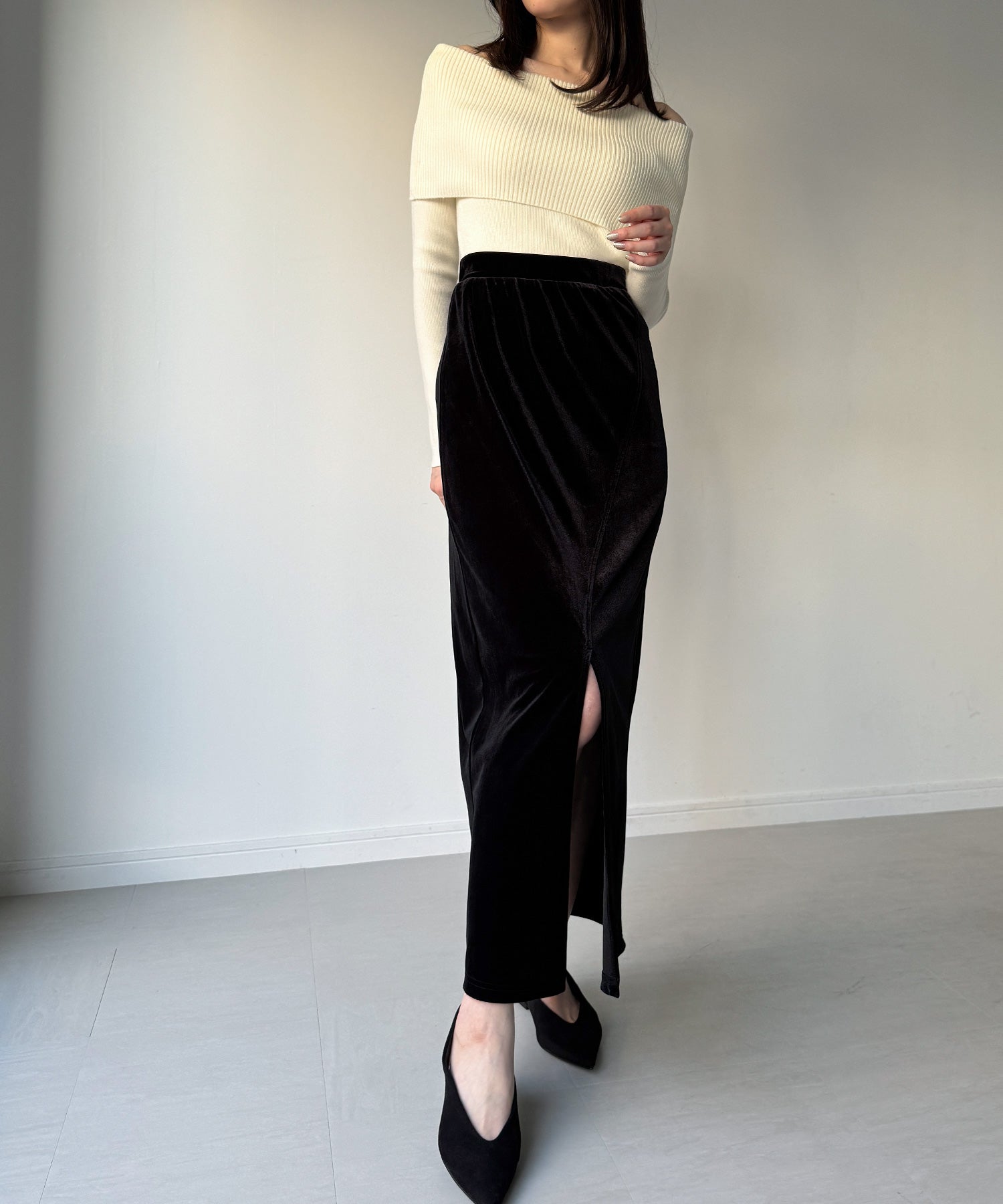 ジュノア JUNOAH カーブラインベロアスリットスカート （ブラック） ブラック