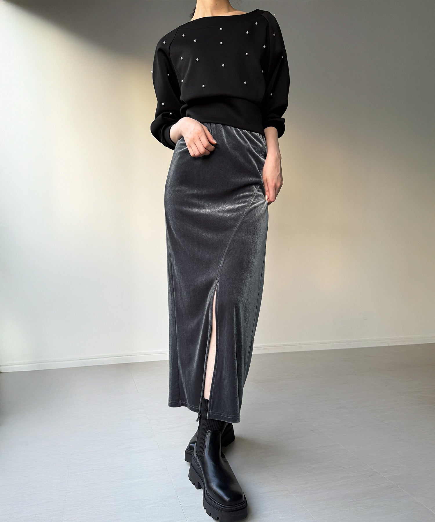 ジュノア JUNOAH カーブラインベロアスリットスカート （グレー） グレー