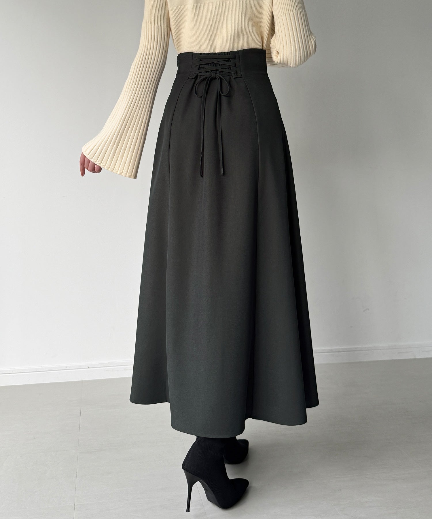 ジュノア JUNOAH ラッフルレースアップスカート(裏地なし) （チャコール） チャコール