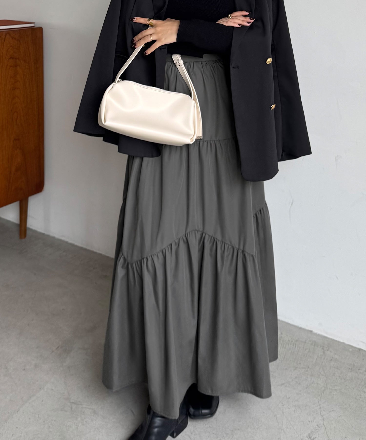 ジュノア JUNOAH バイアス切替ティアードスカート （ダークグレー） ダークグレー