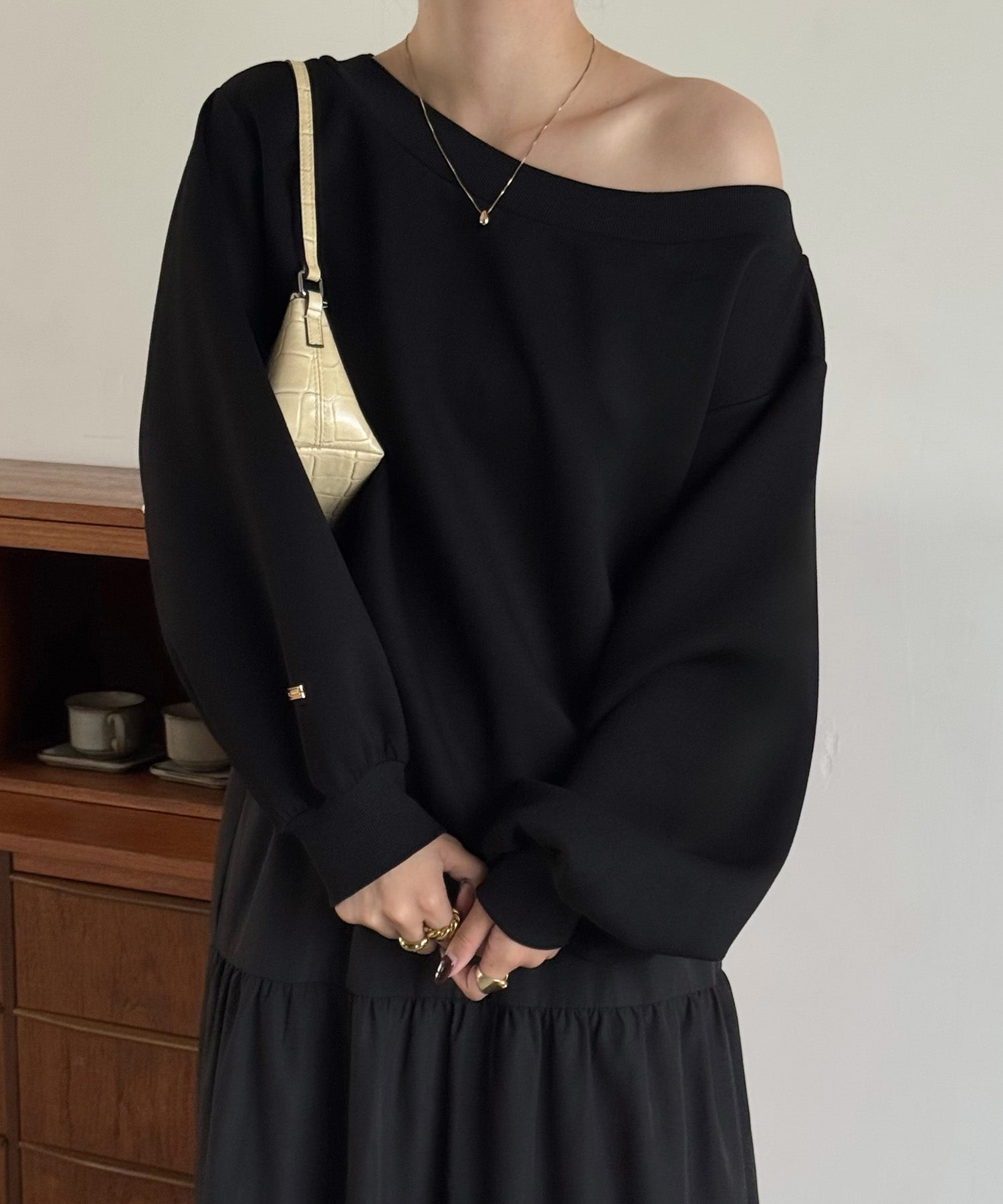 ジュノア JUNOAH ワンショルスリットスウェット （ブラック） ブラック