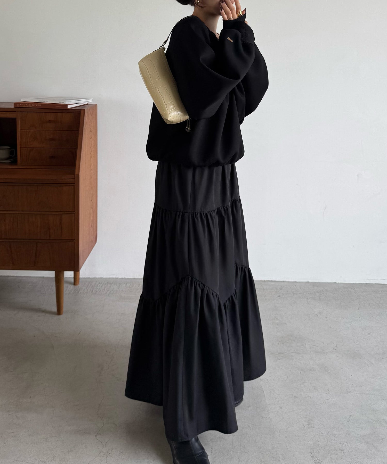 ジュノア JUNOAH ワンショルスリットスウェット （ブラック） ブラック