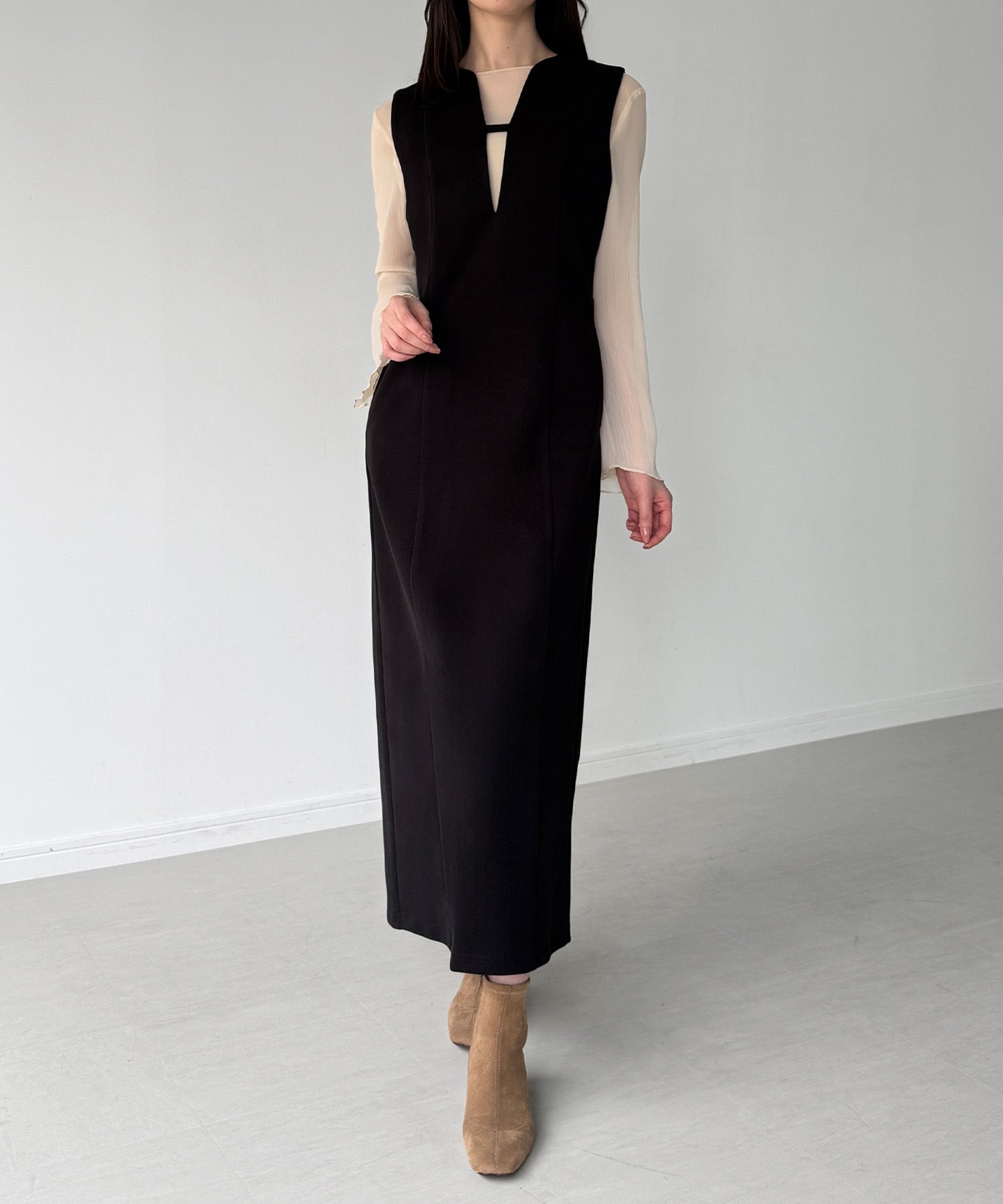 ジュノア JUNOAH バックオープンIラインワンピース （ブラック） ブラック