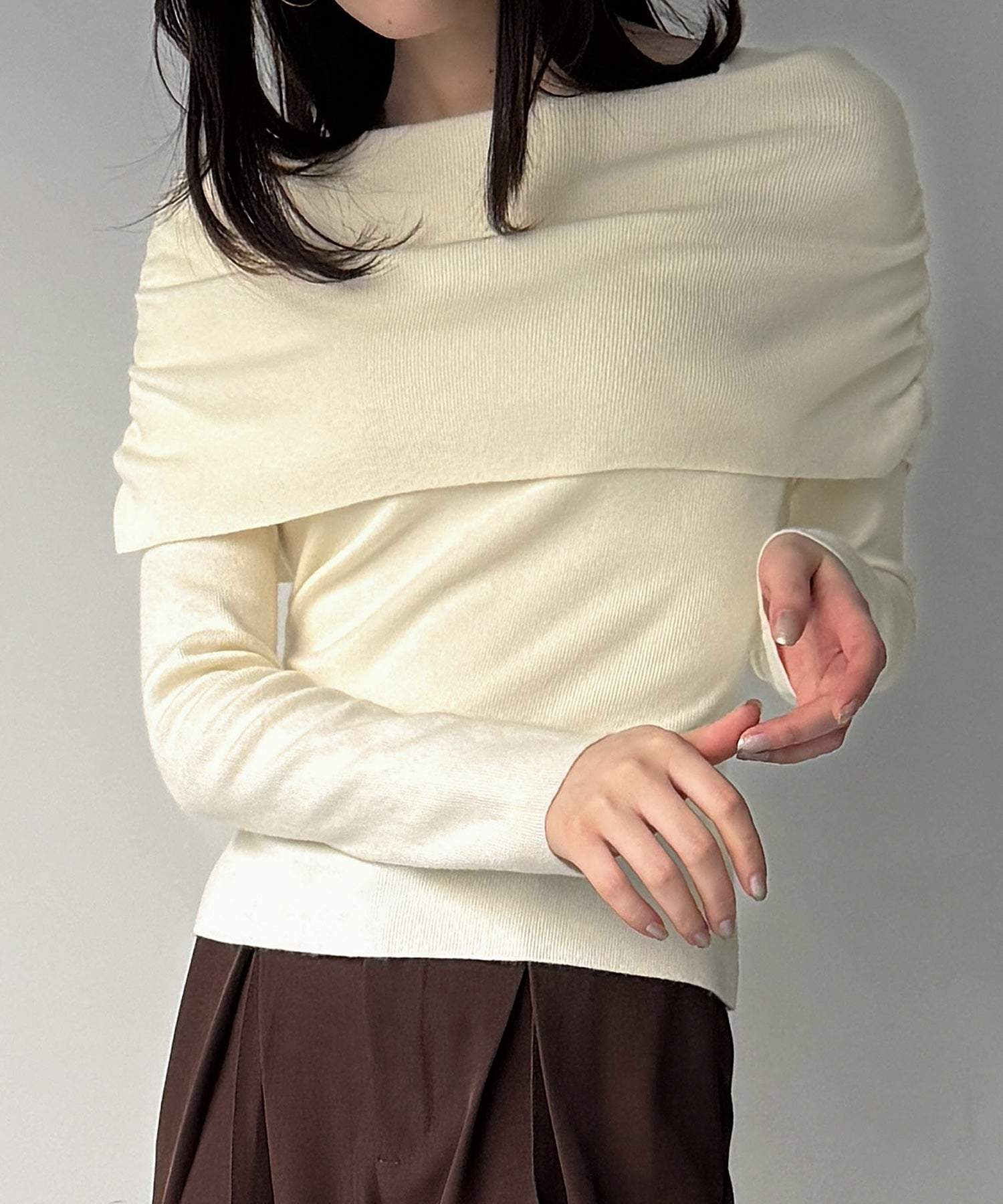 ジュノア JUNOAH オフショル風ドレープニット （アイボリー） アイボリー