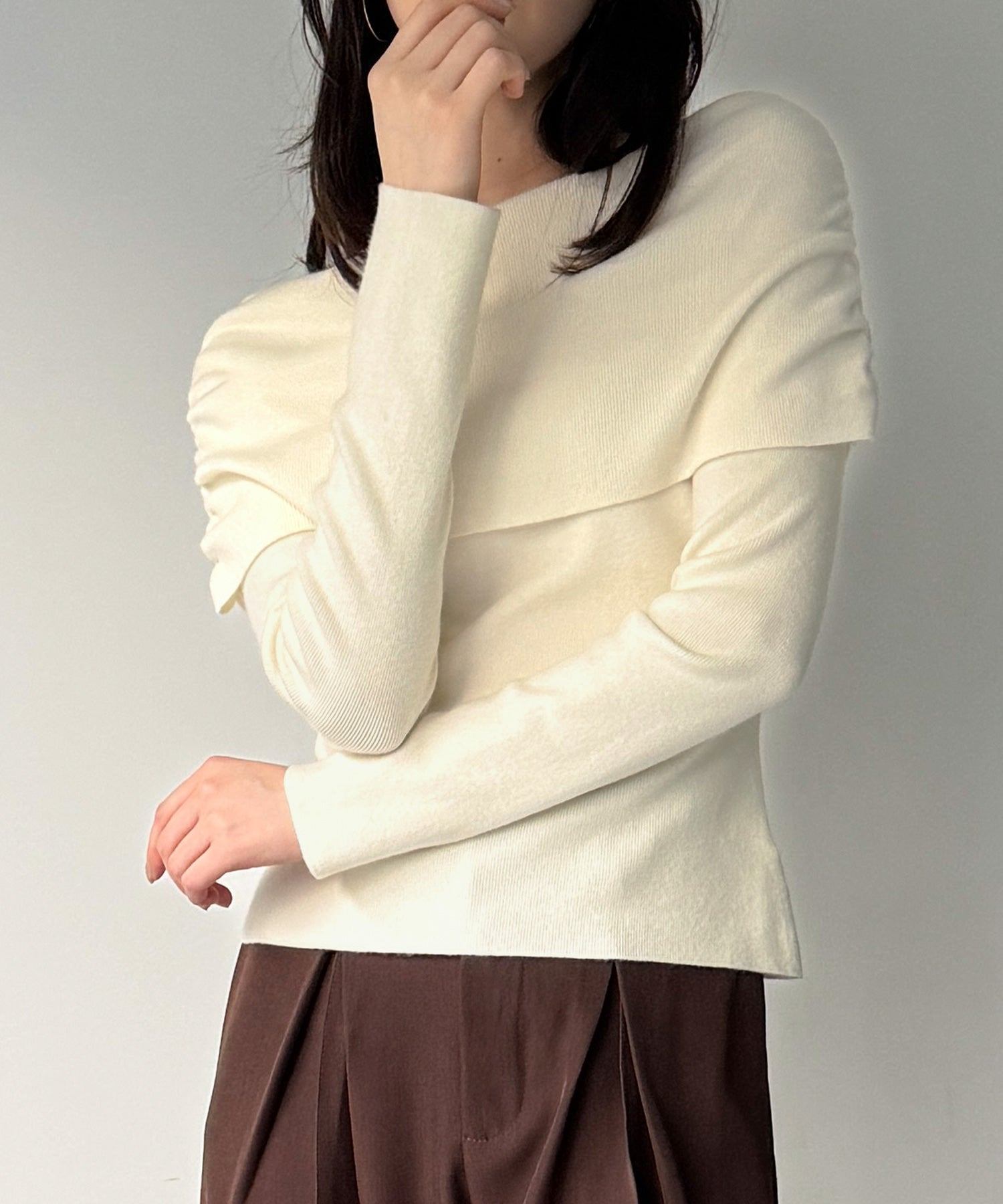 ジュノア JUNOAH オフショル風ドレープニット （アイボリー） アイボリー