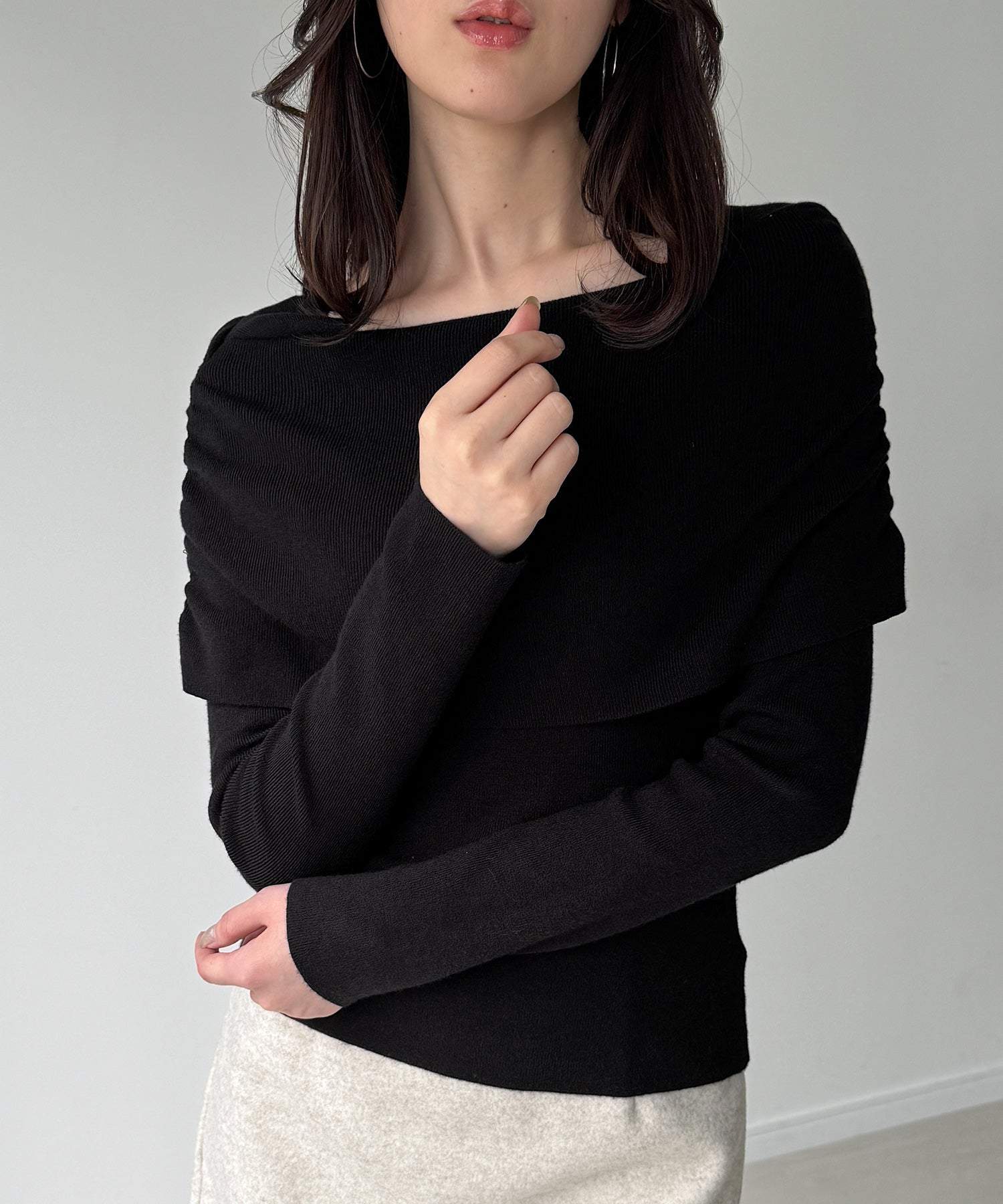 ジュノア JUNOAH オフショル風ドレープニット （ブラック） ブラック