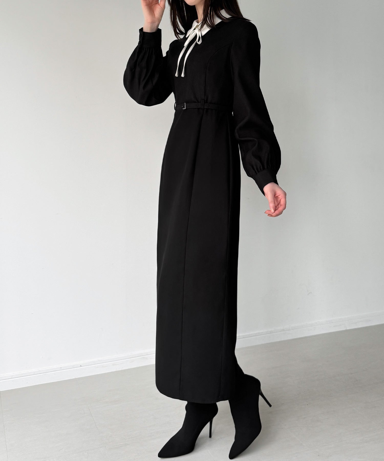 ジュノア JUNOAH 薄手ピーチスキンドッキングIラインワンピース （ブラック） ブラック